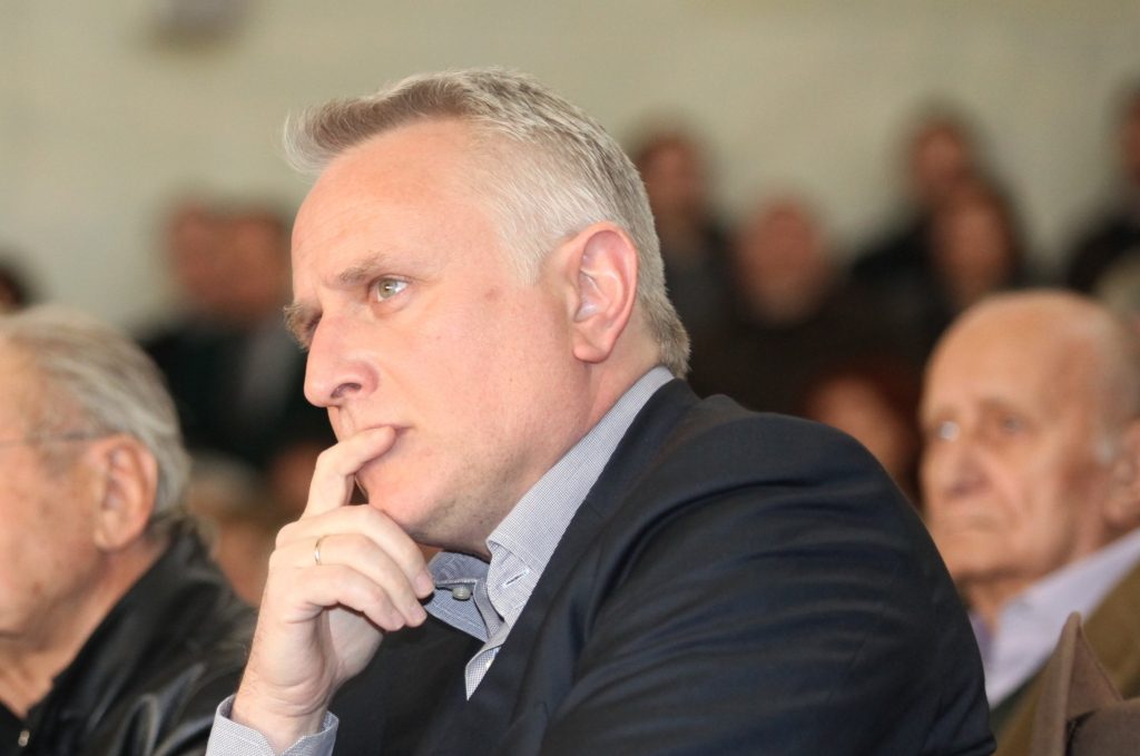 Ραγκούσης: “Η Βουλή δεν μπορεί να προστατεύει άλλο τις μικρές ολιγαρχίες”