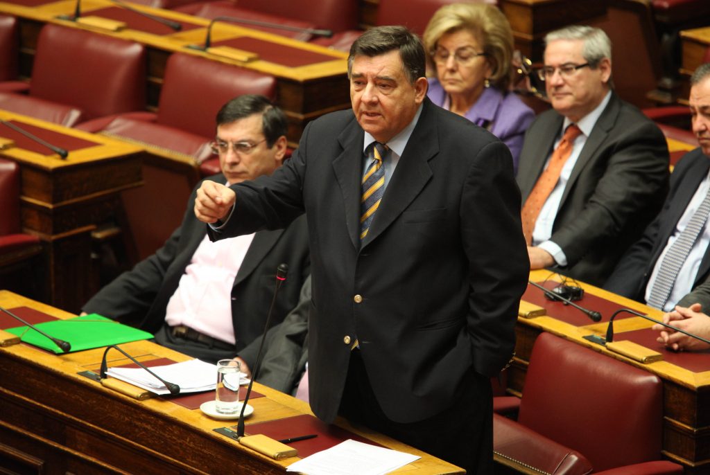 Καρατζαφέρης: ”Η Ευρώπη πρέπει να αποδράσει από τις διαταγές ενός νέου Ράιχ”