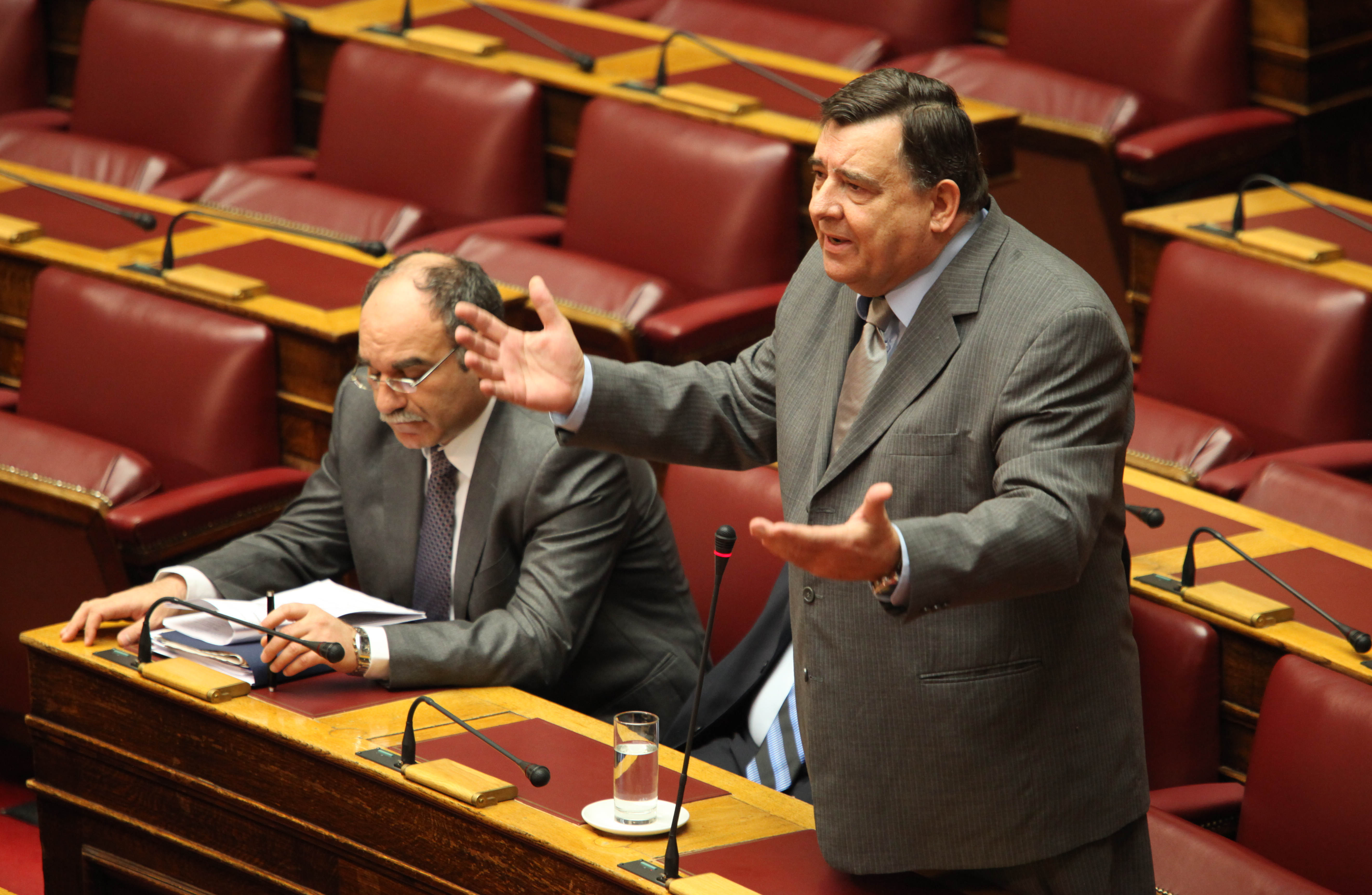 Ποιός είδε τον Καρατζαφέρη και δεν τον φοβήθηκε – Κόντρα ΛΑΟΣ – ΣΥΡΙΖΑ για Καραμπέρη