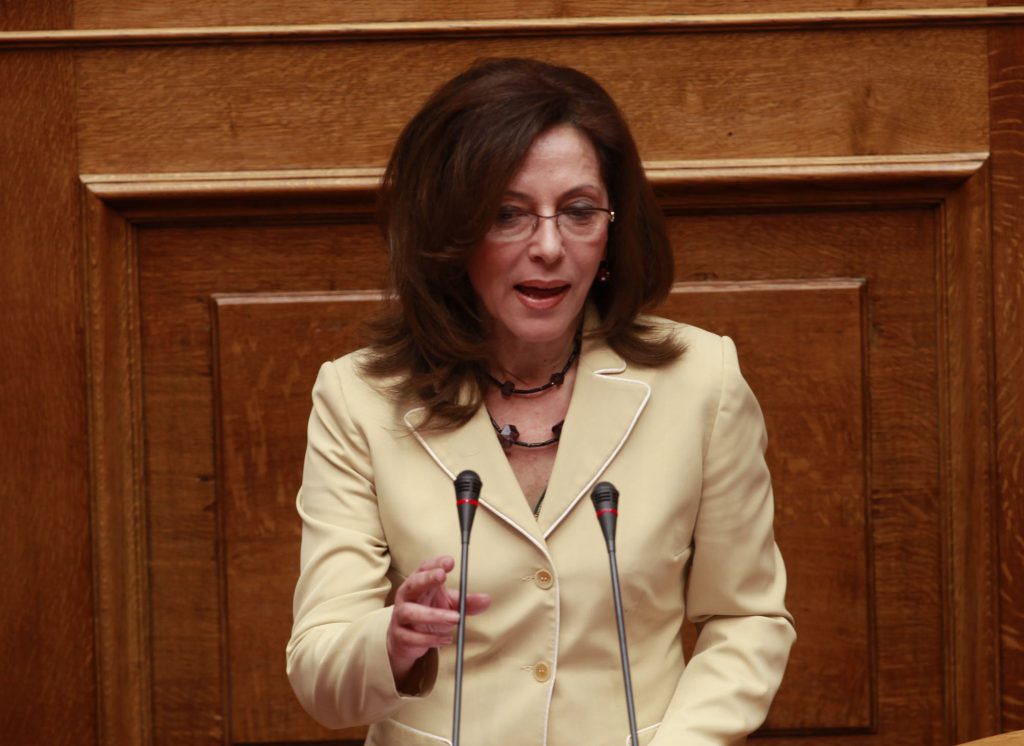 “Επίθεση” στο πατρικό της Σοφίας Γιαννακά