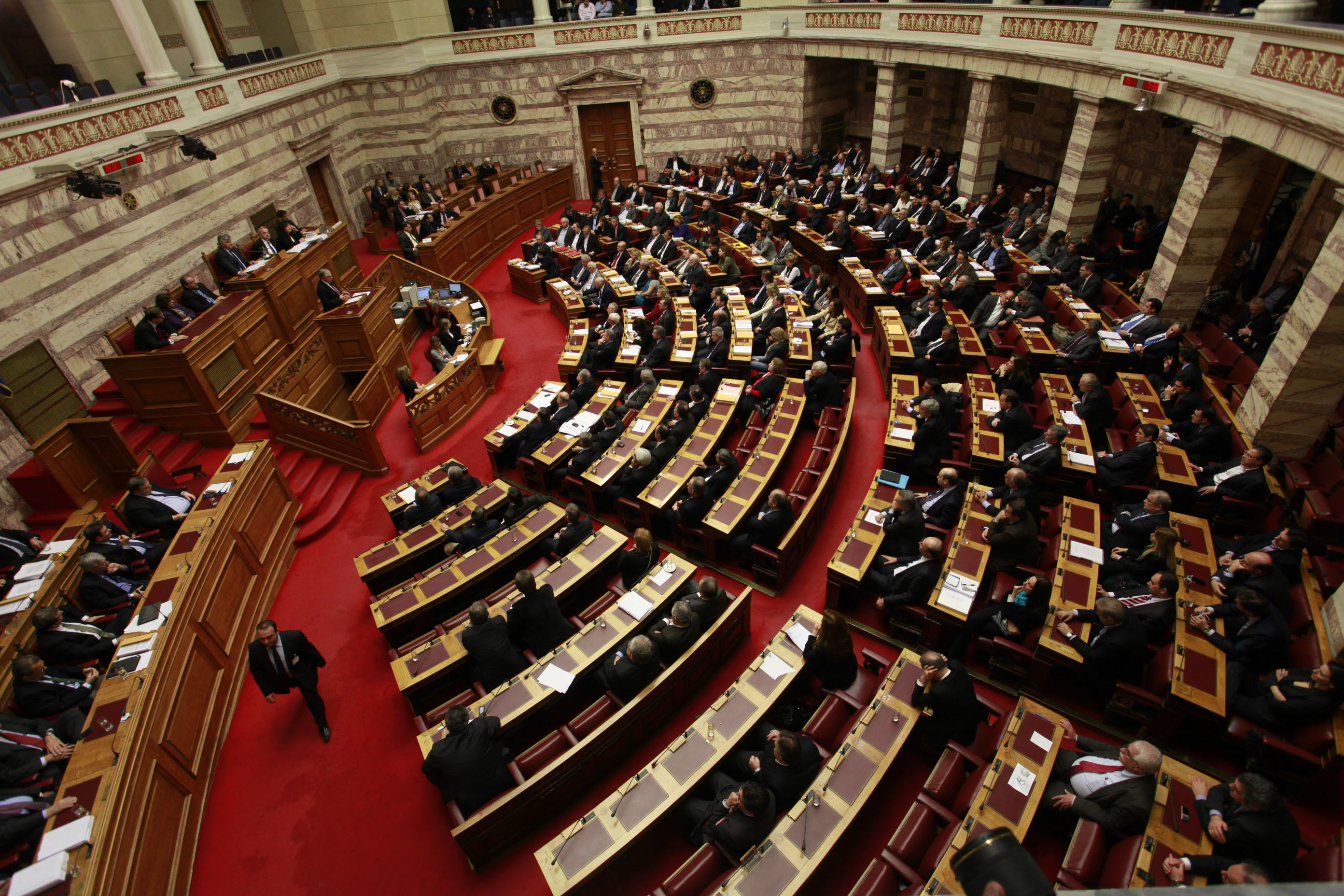 Τα ορφανά της Κυριακής. Συμφέροντα αναζητούν εκπροσώπους