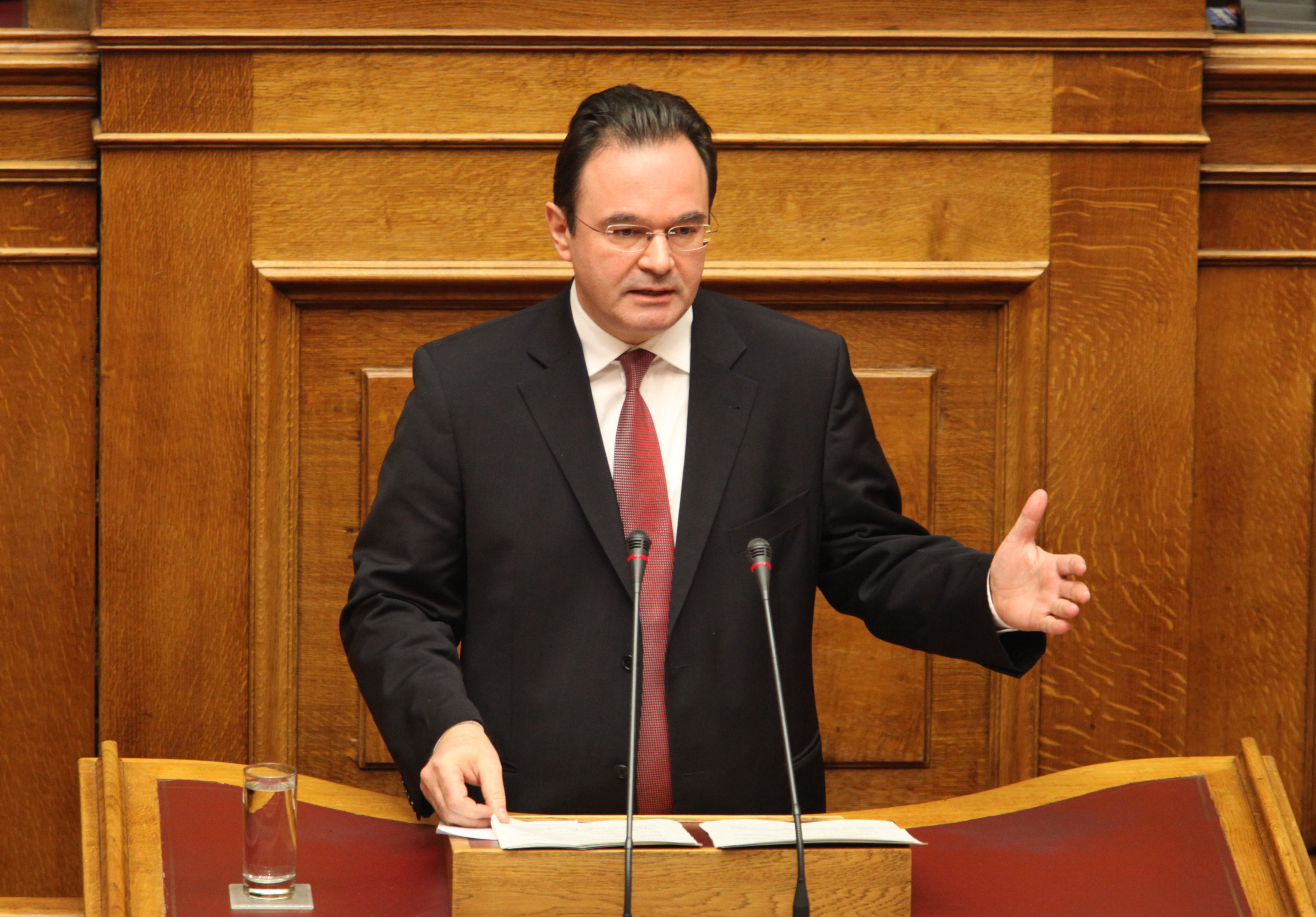 Γιώργος Παπακωνσταντίνου στην Βουλή: Υπήρξε αστοχία χειρισμών – Η ευθύνη βαρύνει μόνο εμένα