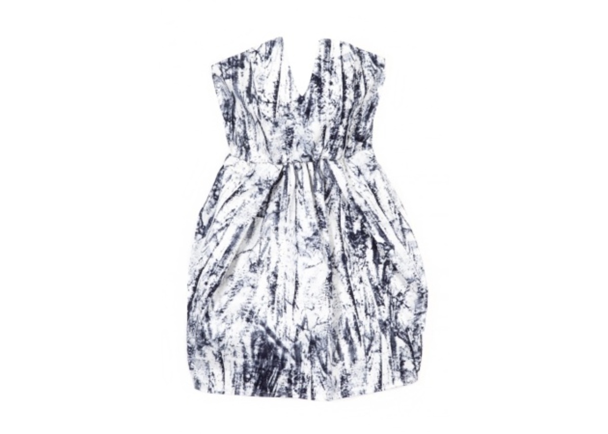 Strapless μίνι φόρεμα: Κάνε τις εμφανίσεις σου ξεχωριστές!