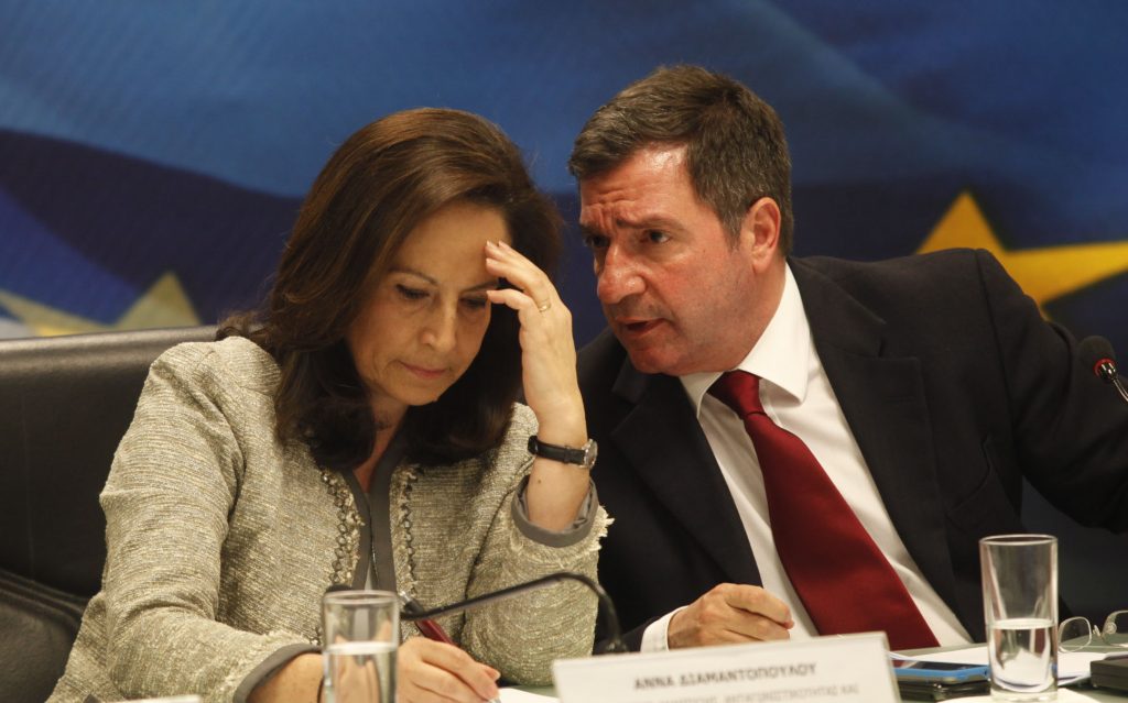 Ανοικτά ΟΛΑ τα μαγαζιά και τις Κυριακές; – Τι προτείνει η ΓΣΕΒΕΕ