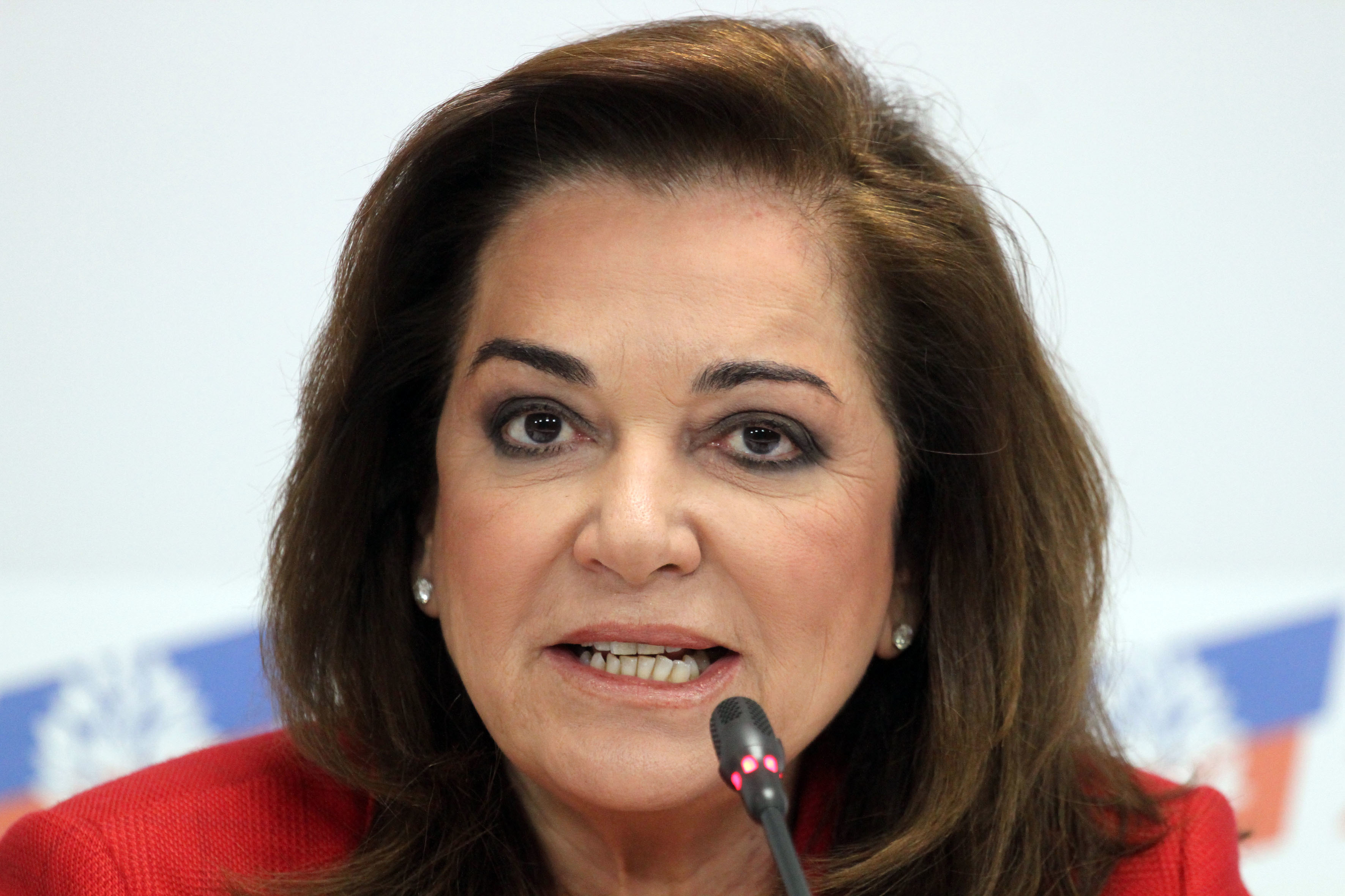 Μπακογιάννη:”Αφήστε τις αηδίες” – Σκουρλέτης: “Τα γραφεία του ΣΥΡΙΖΑ δεν τα διακόσμησε η Siemens”