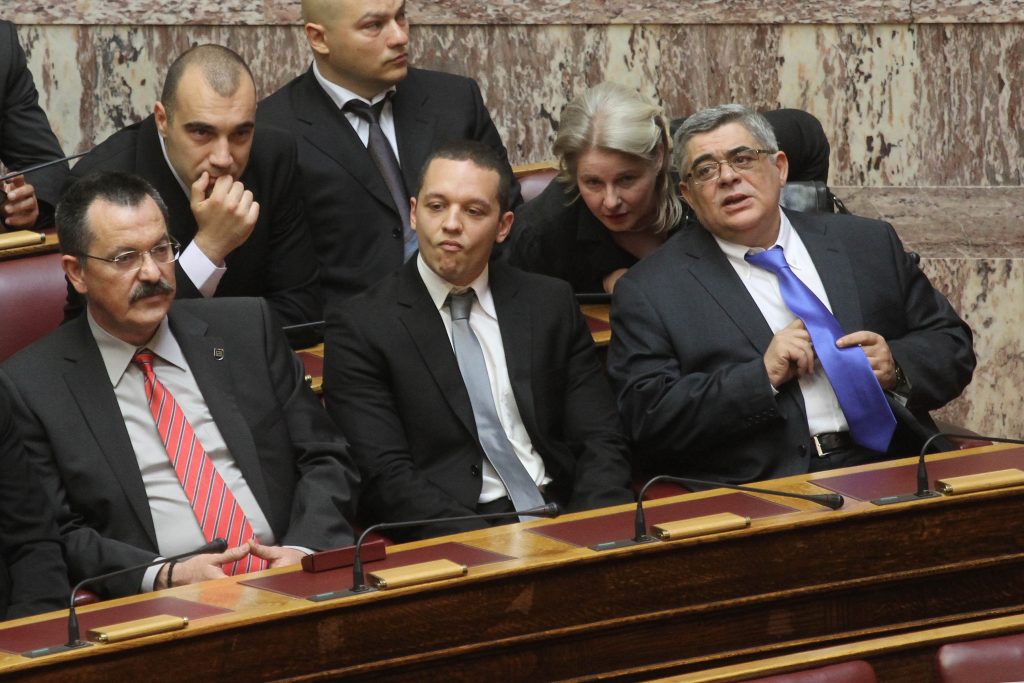 Επεισόδιο Χρυσής Αυγής – ΛΑΟΣ στην Βουλή!