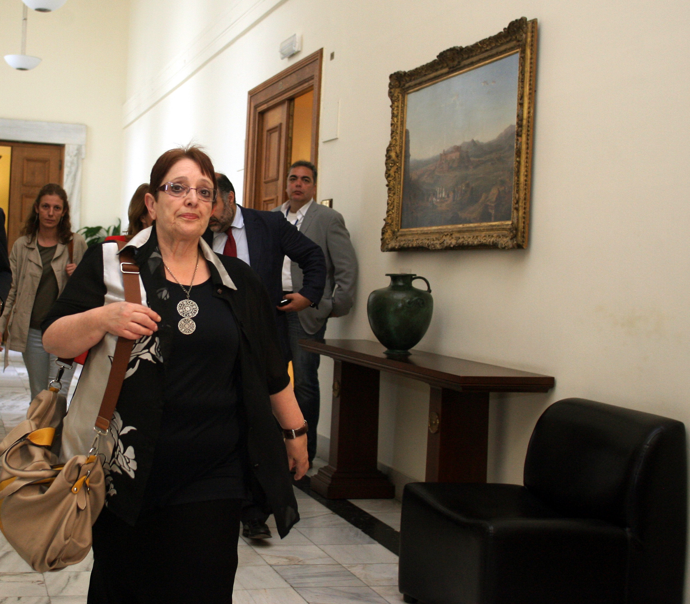 Να μην τηρήσουμε καμία δέσμευση