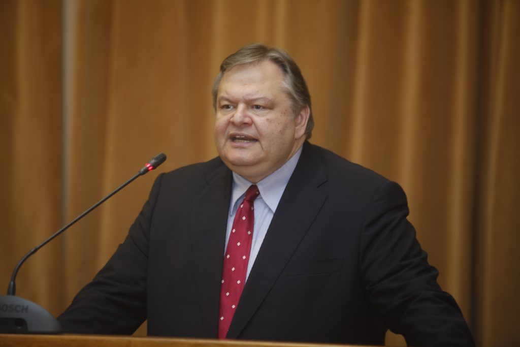 Βενιζέλος:”Η εκλογική αναμέτρηση αφορά το μέλλον του τόπου και όχι την υπόσταση του ΠΑΣΟΚ”