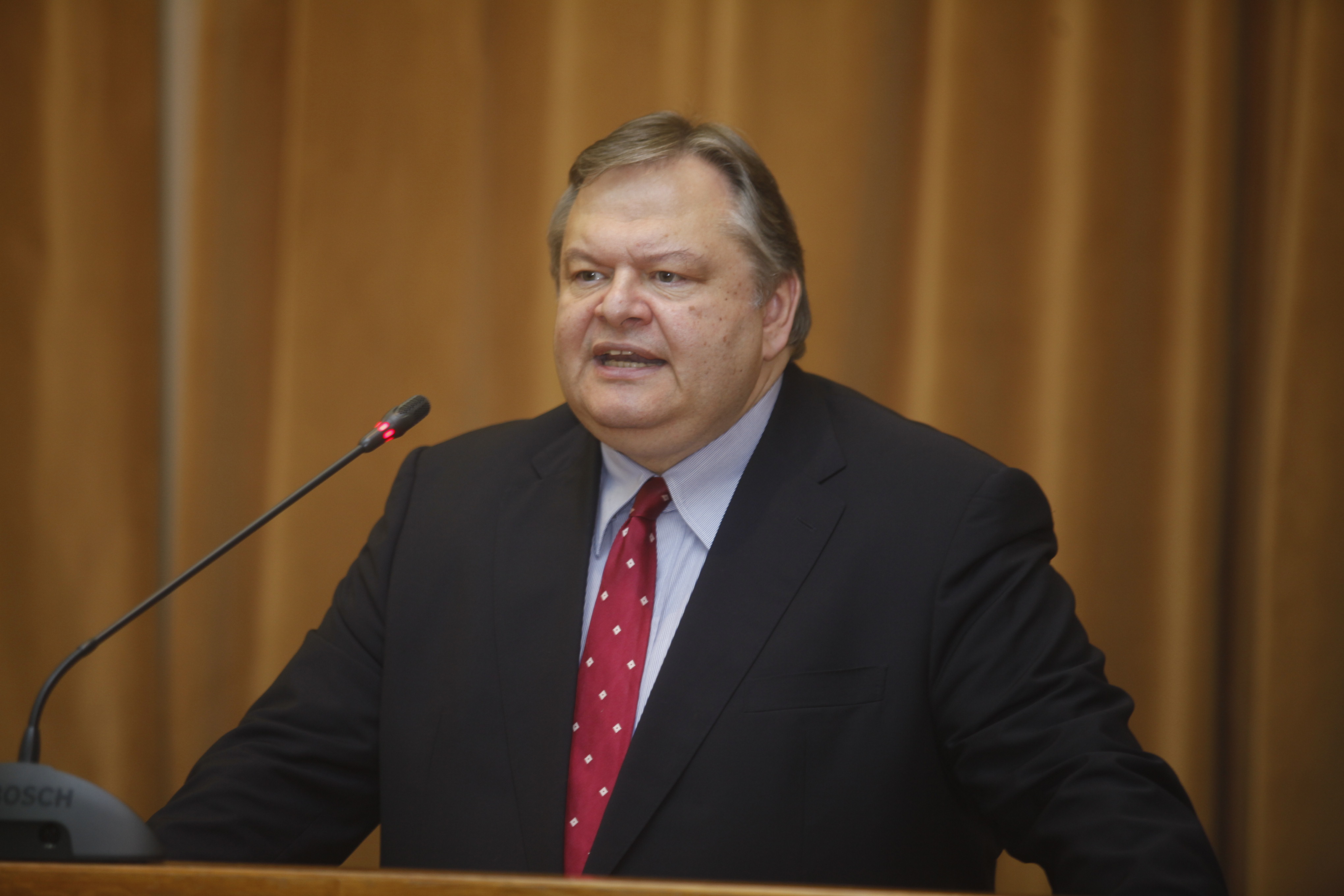 Βενιζέλος:”Η εκλογική αναμέτρηση αφορά το μέλλον του τόπου και όχι την υπόσταση του ΠΑΣΟΚ”