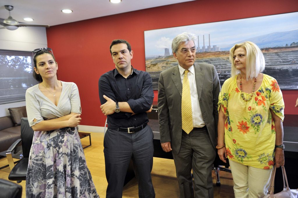 Τσίπρας σε ΔΕΗ: Σταματήστε να κόβετε το ρεύμα