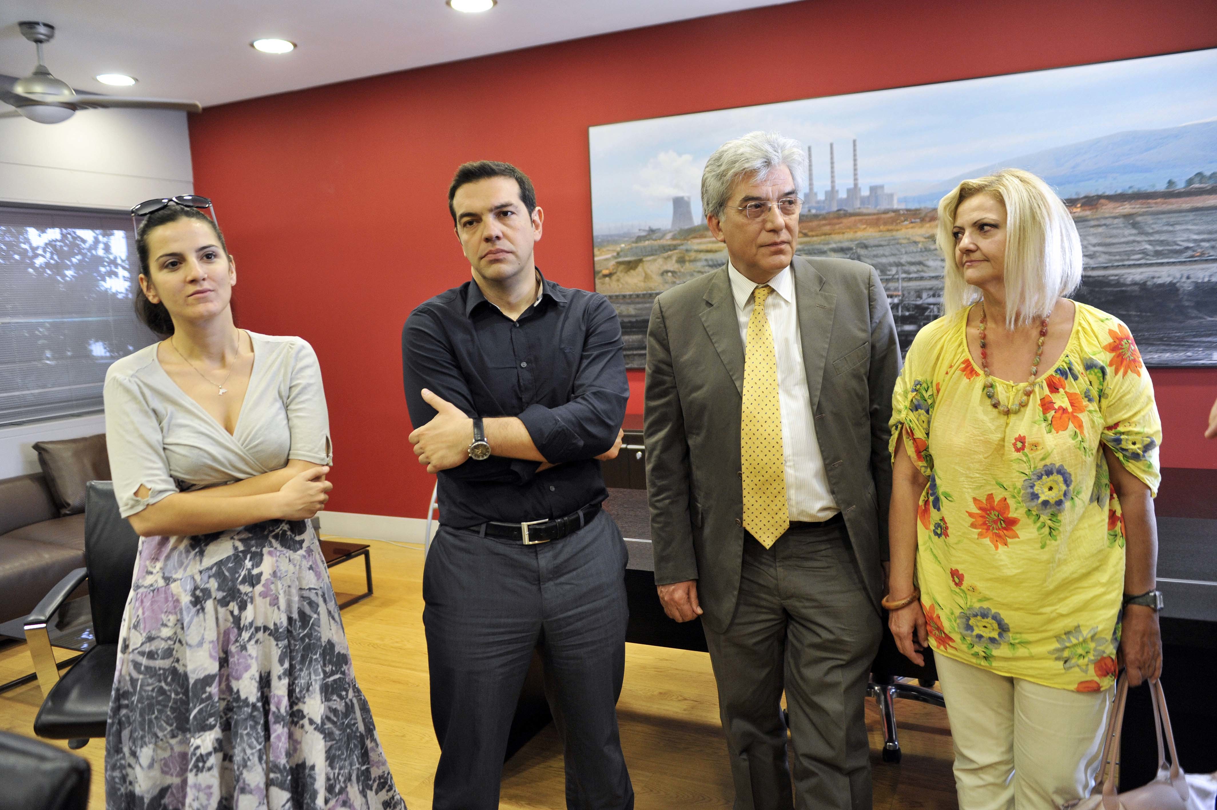 Τσίπρας σε ΔΕΗ: Σταματήστε να κόβετε το ρεύμα