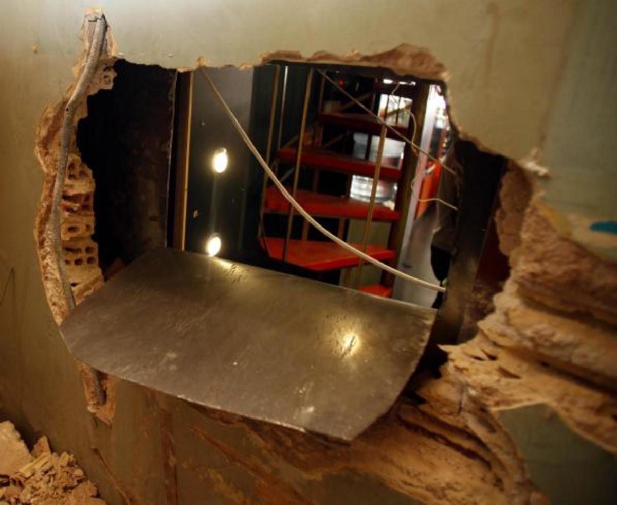 Άφησαν πίσω τους… μια τρύπα! – Ριφιφί σε βενζινάδικο στη λεωφόρο Κηφισίας