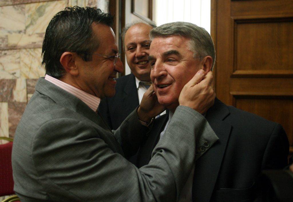 Οι καμμένοι και οι ηλιοκαμμένοι της ΝΔ – φωτο