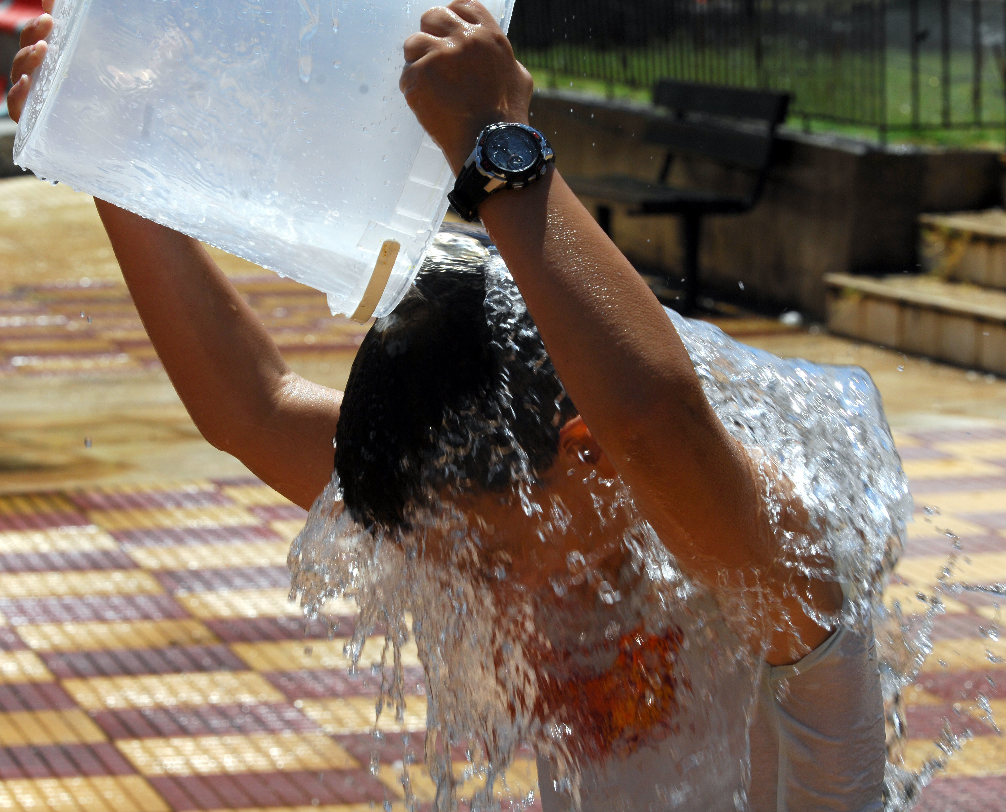 Βράζει ο τόπος! Στους 41 το θερμόμετρο έως την Δευτέρα!