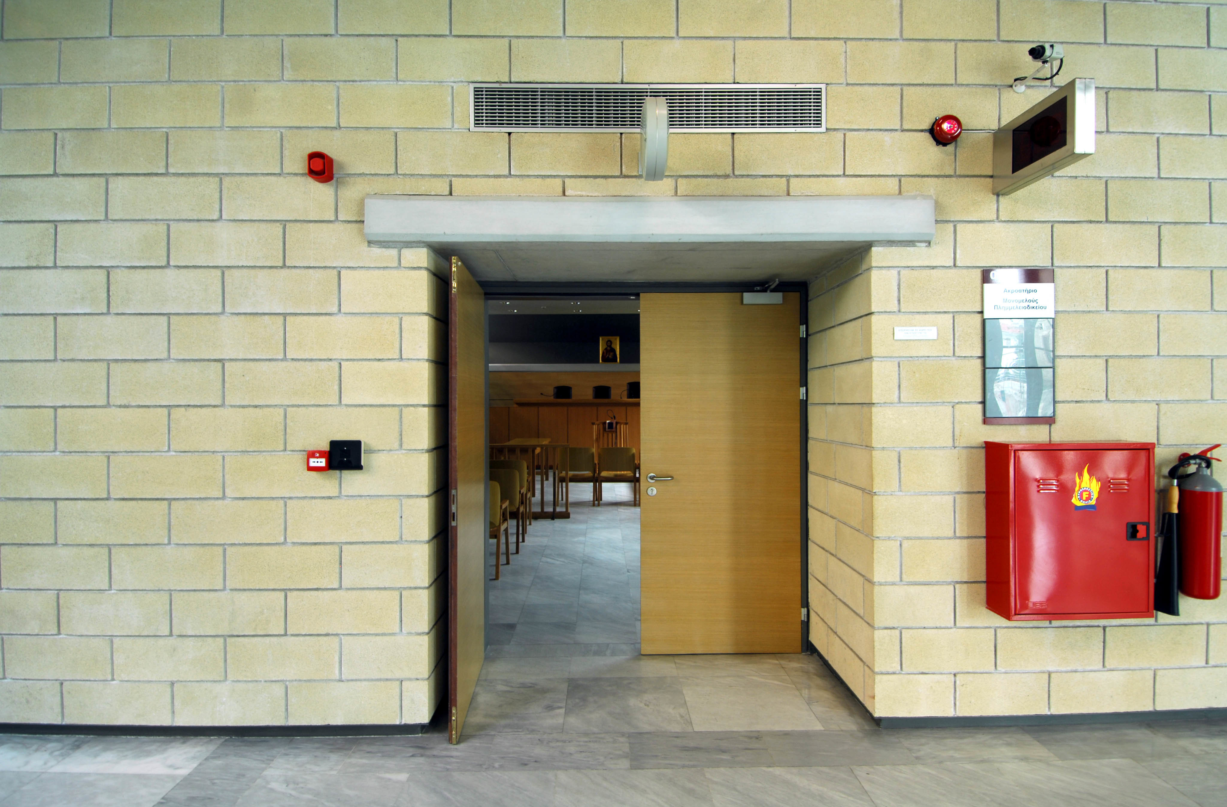 Εντολή να μειώνονται οι μισθοί των δικαστών που απέχουν!