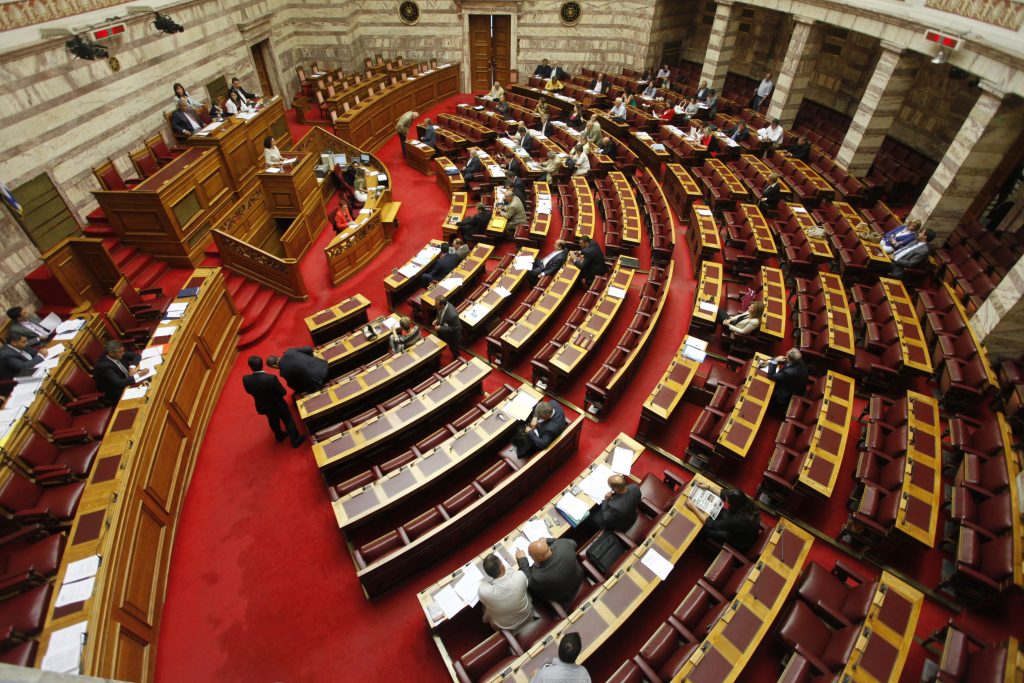 Ναυμαχία στη Βουλή για μια τροπολογία – Απορρίφθηκε αίτημα του ΣΥΡΙΖΑ για ονομαστική ψηφοφορία