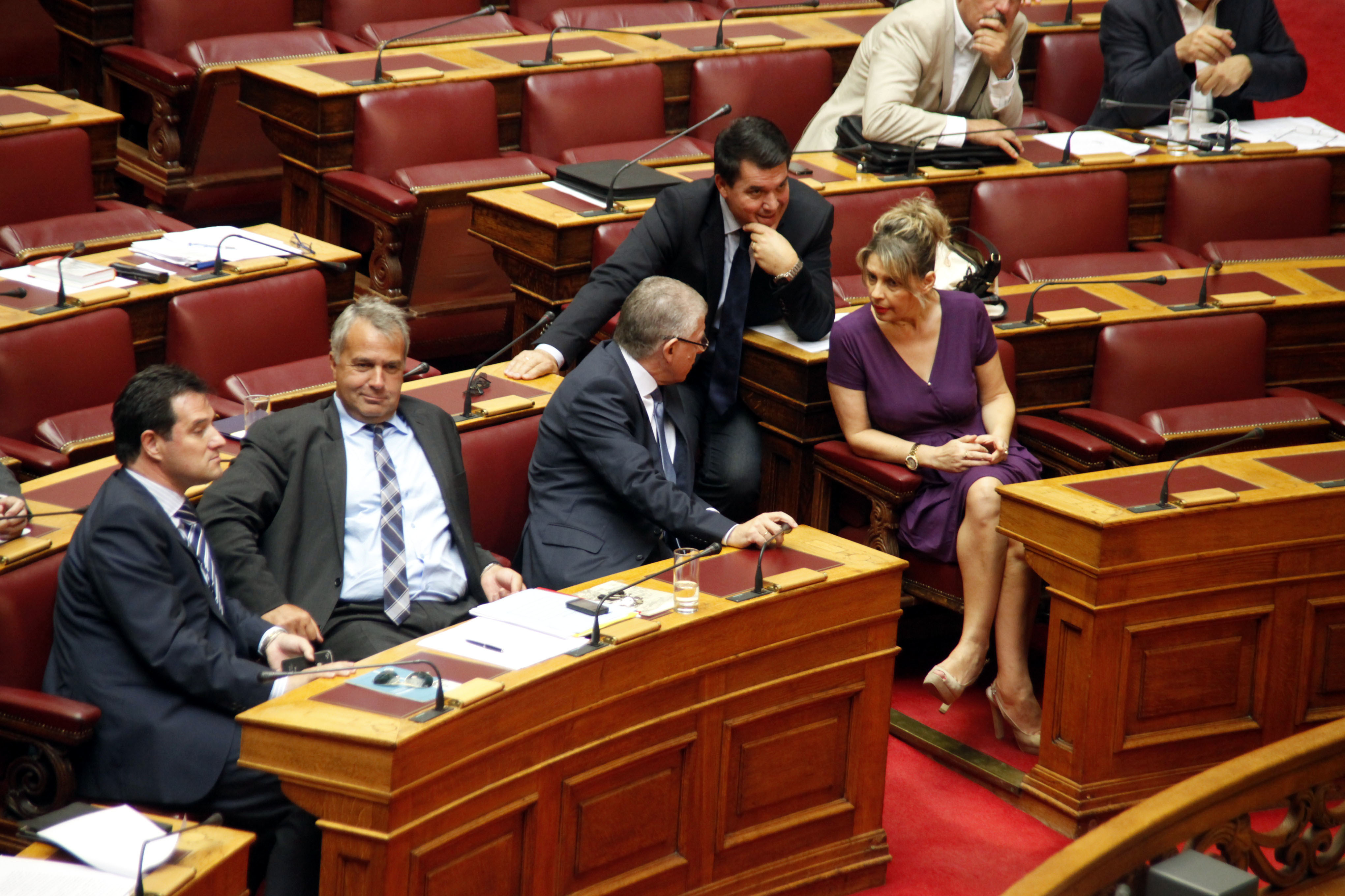 Υπερψηφίστηκε αλλά με διαρροές η τροπολογία του υπ. Ναυτιλίας
