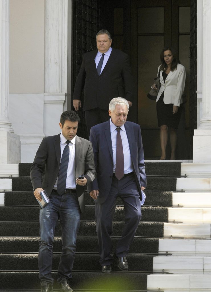 Διαφωνούν ΠΑΣΟΚ και ΔΗΜΑΡ με τις απαγορεύσεις των συγκεντρώσεων