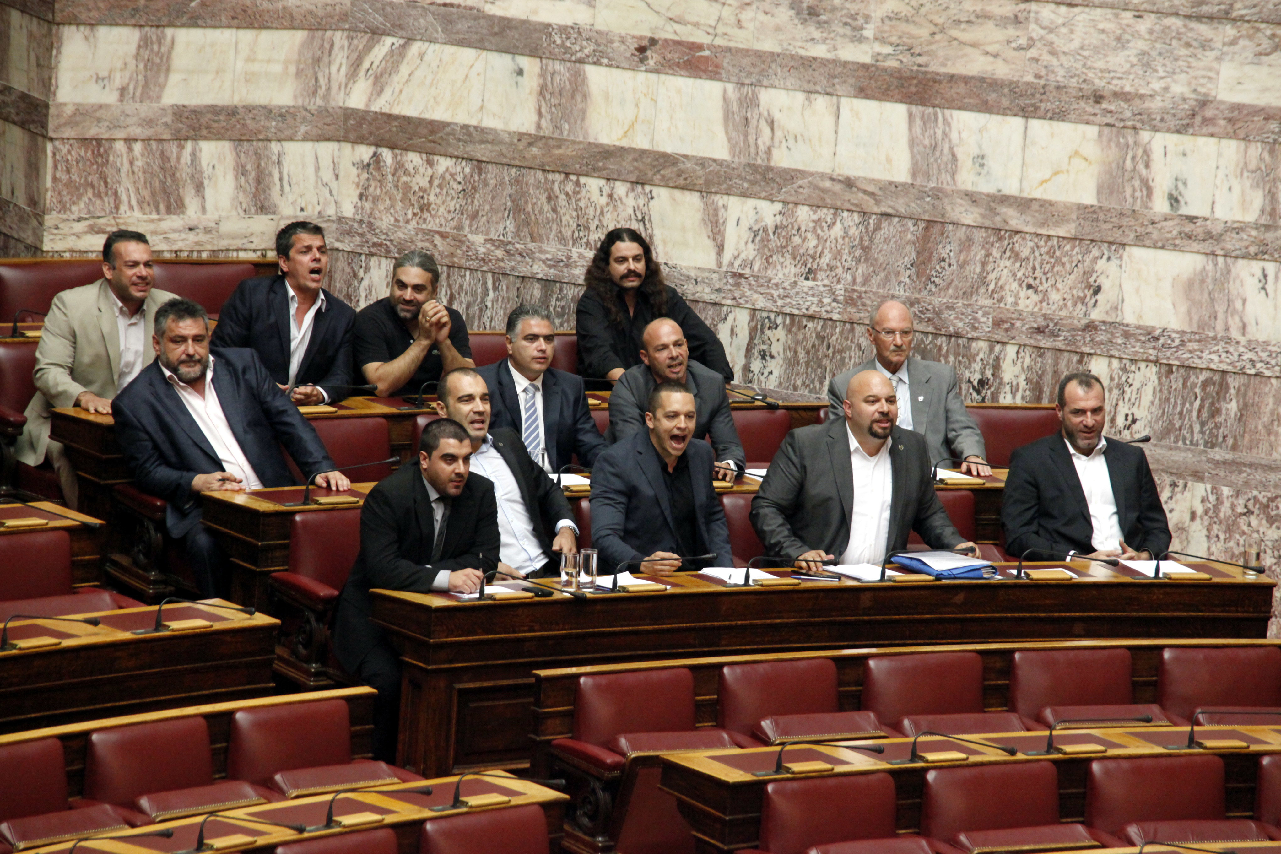Κοροϊδία; Κράτησαν και μισθούς και αυτοκίνητα οι βουλευτές της Χρυσής Αυγής!