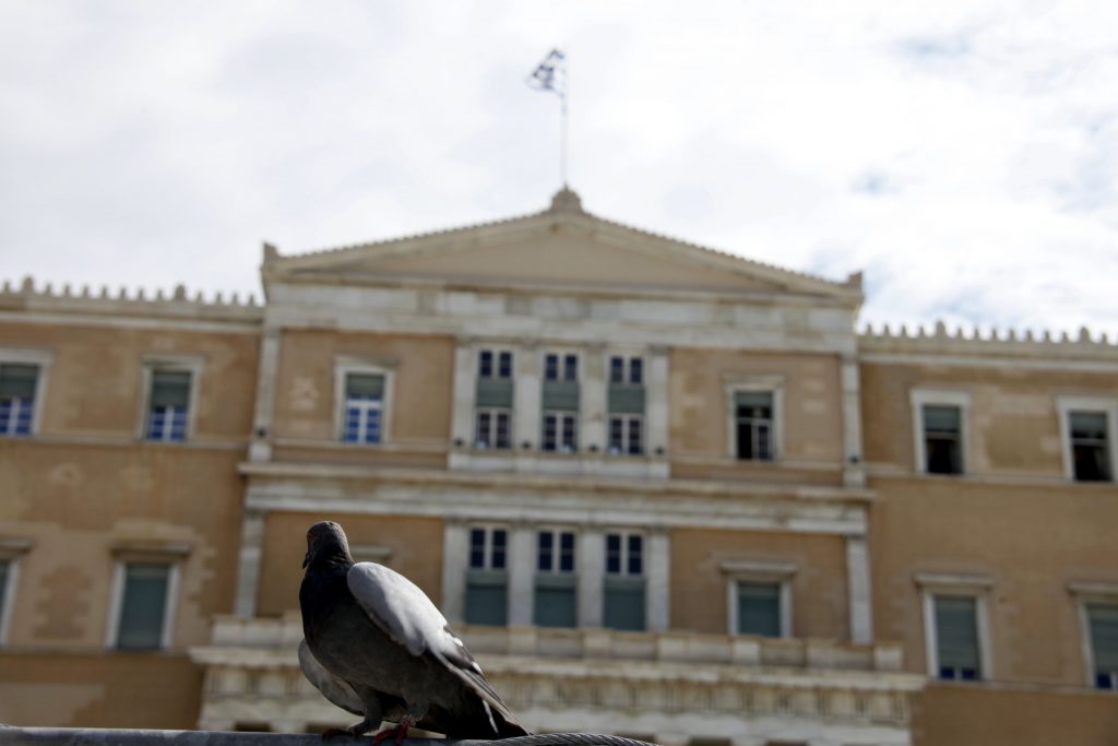 Ψεύτικη η λίστα που κυκλοφορεί στο διαδίκτυο με ονόματα πολιτικών