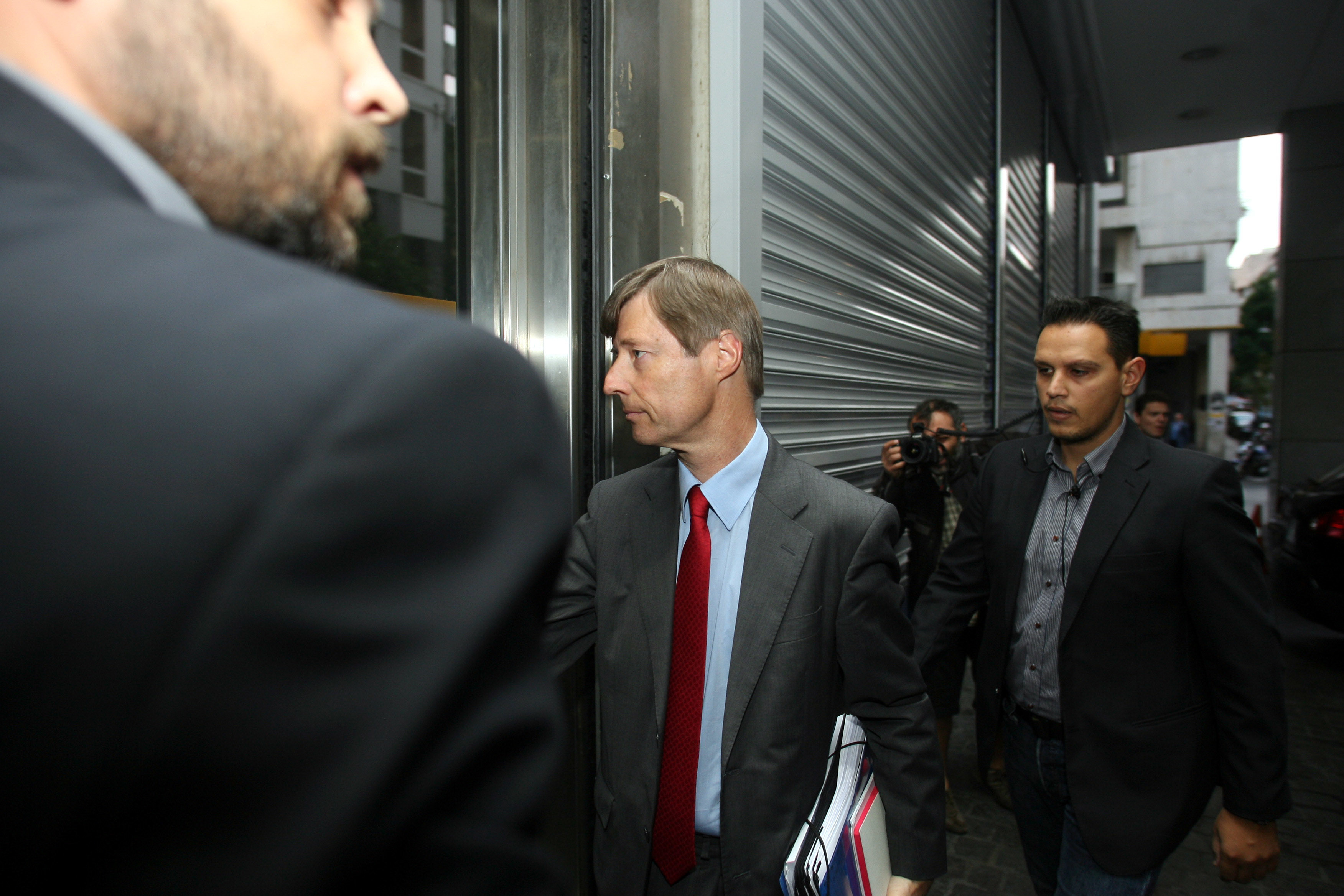 Για το Σάββατο αναβλήθηκε η συνάντηση Στουρνάρα – τρόικας