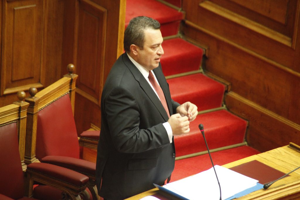 Καταργούνται 3.090 θέσεις μονίμων στους ΟΤΑ