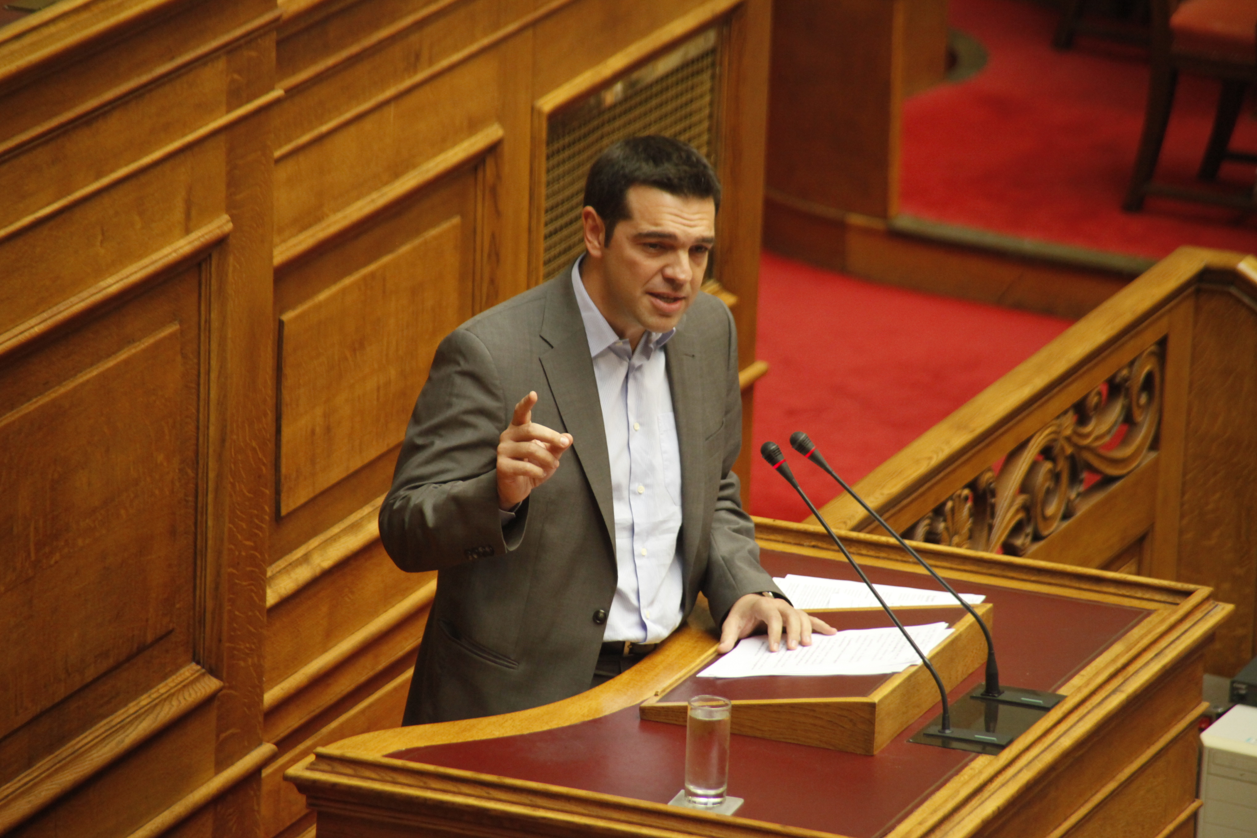Ζήτησε εκλογές και από τους βουλευτές ΠΑΣΟΚ και ΔΗΜΑΡ να καταψηφίσουν τα μέτρα