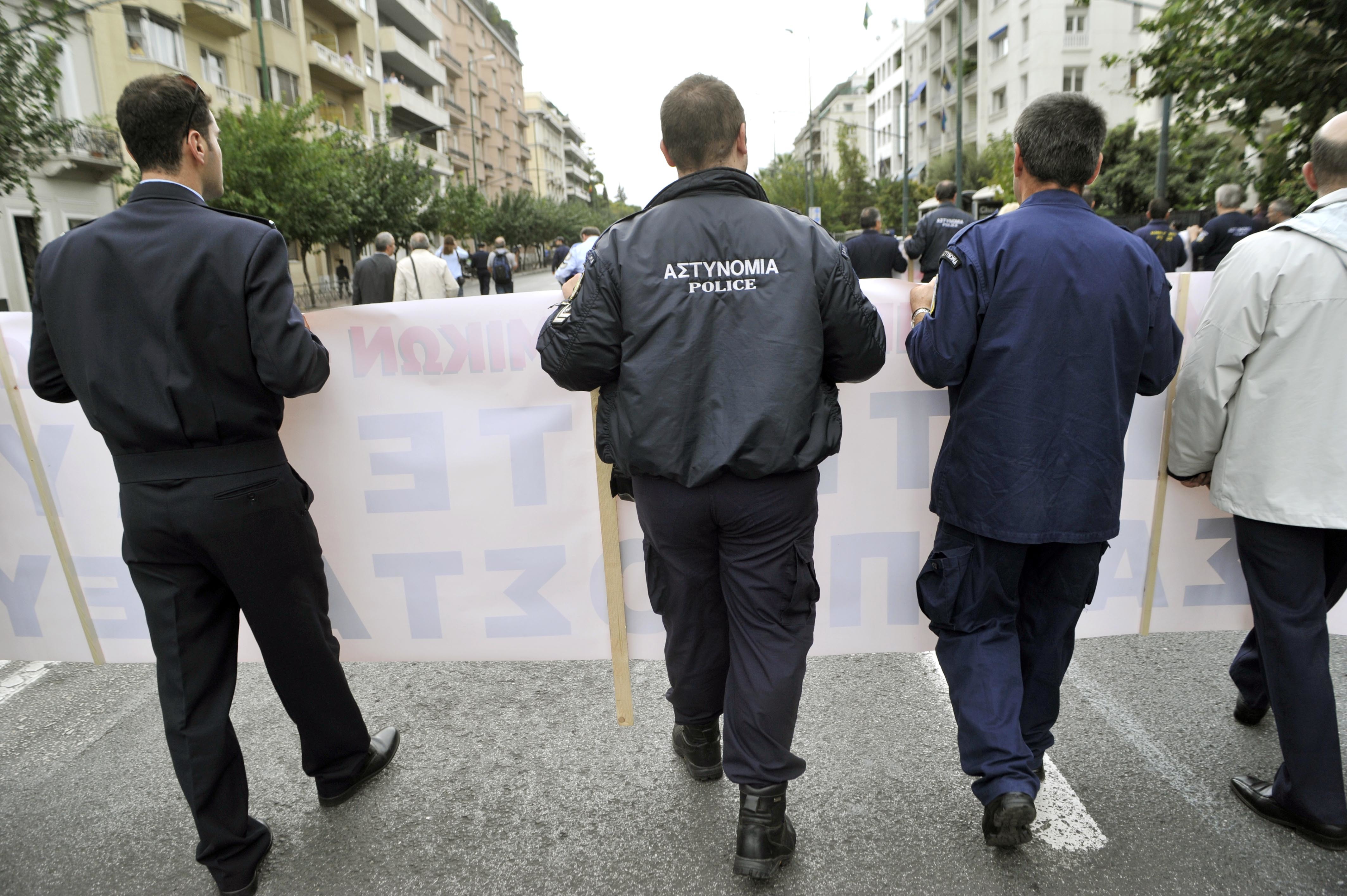 340.000.000 ευρώ πρέπει να επιστρέψει το κράτος στους ένστολους – Ένστολοι: «Λένε ότι μας σκέφτονται, αλλά να το δείξουν και εμπράκτως»