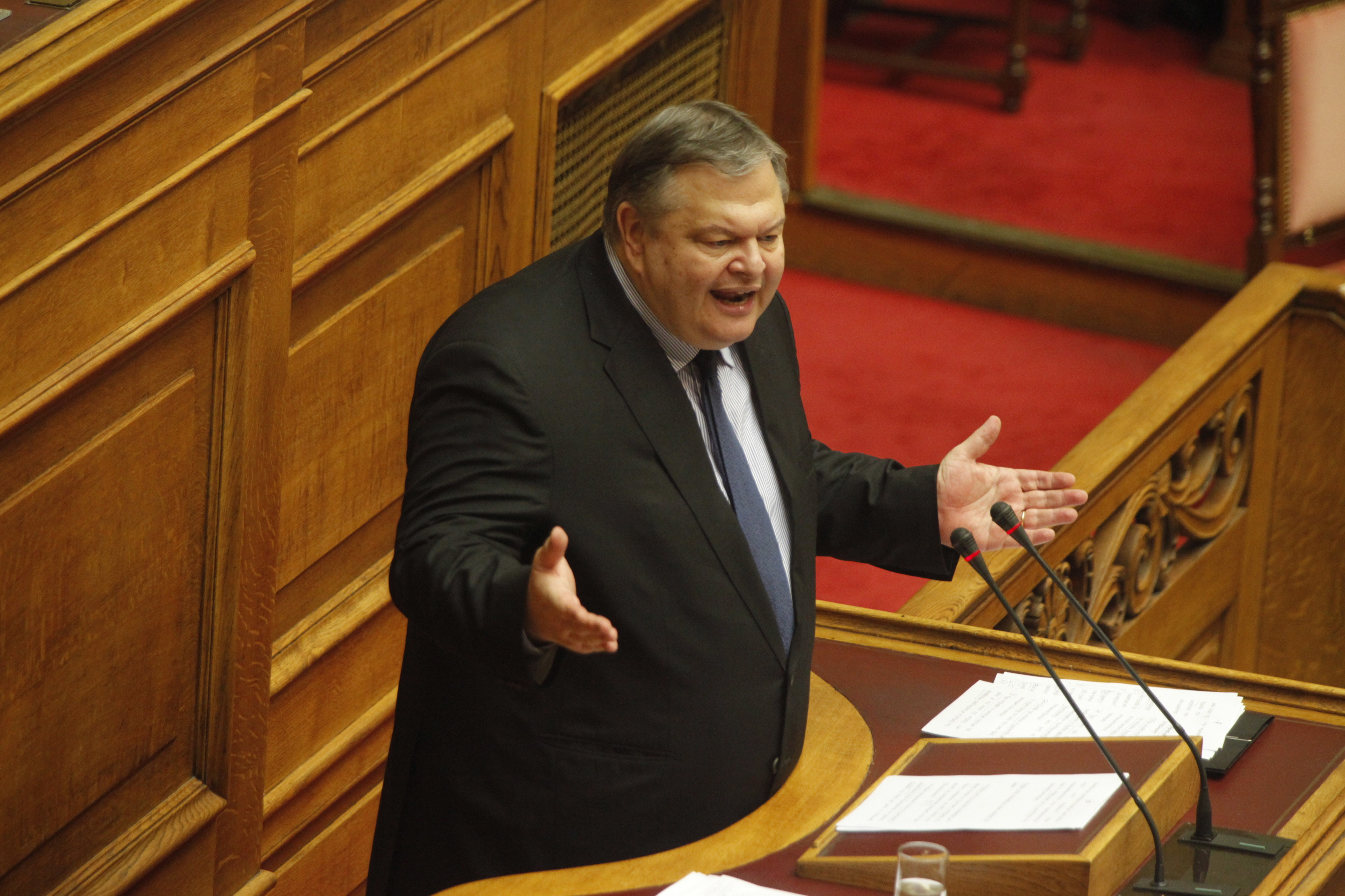 Βενιζέλος μαινόμενος κατά Αβραμόπουλου και Τσίπρα – Οι υπουργοί είναι για να παράγουν έργο όχι για να κάνουν τον καλό στην αντιπολίτευση!