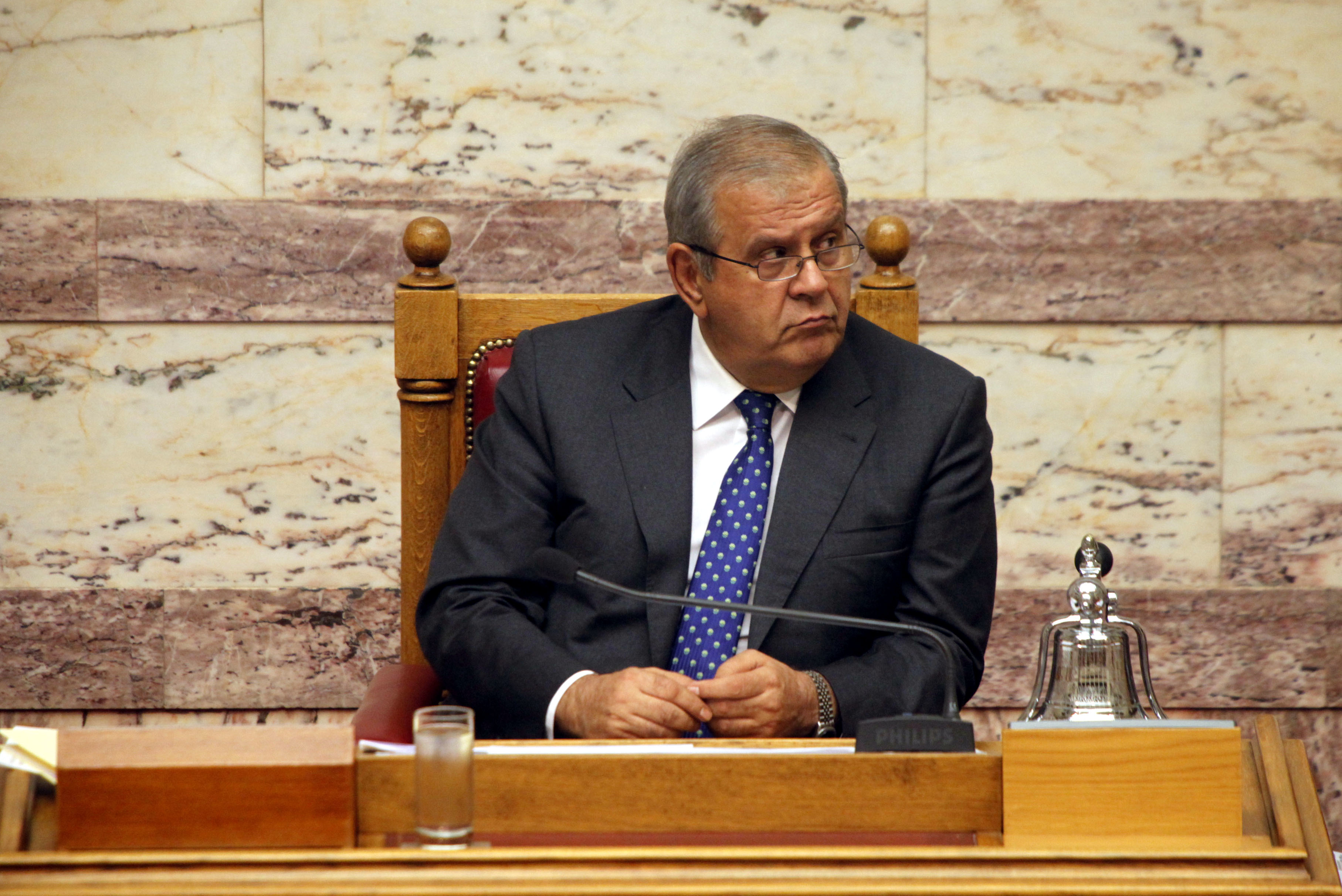 Κύριε Νάκο τα 670 ευρώ είναι λίγα;