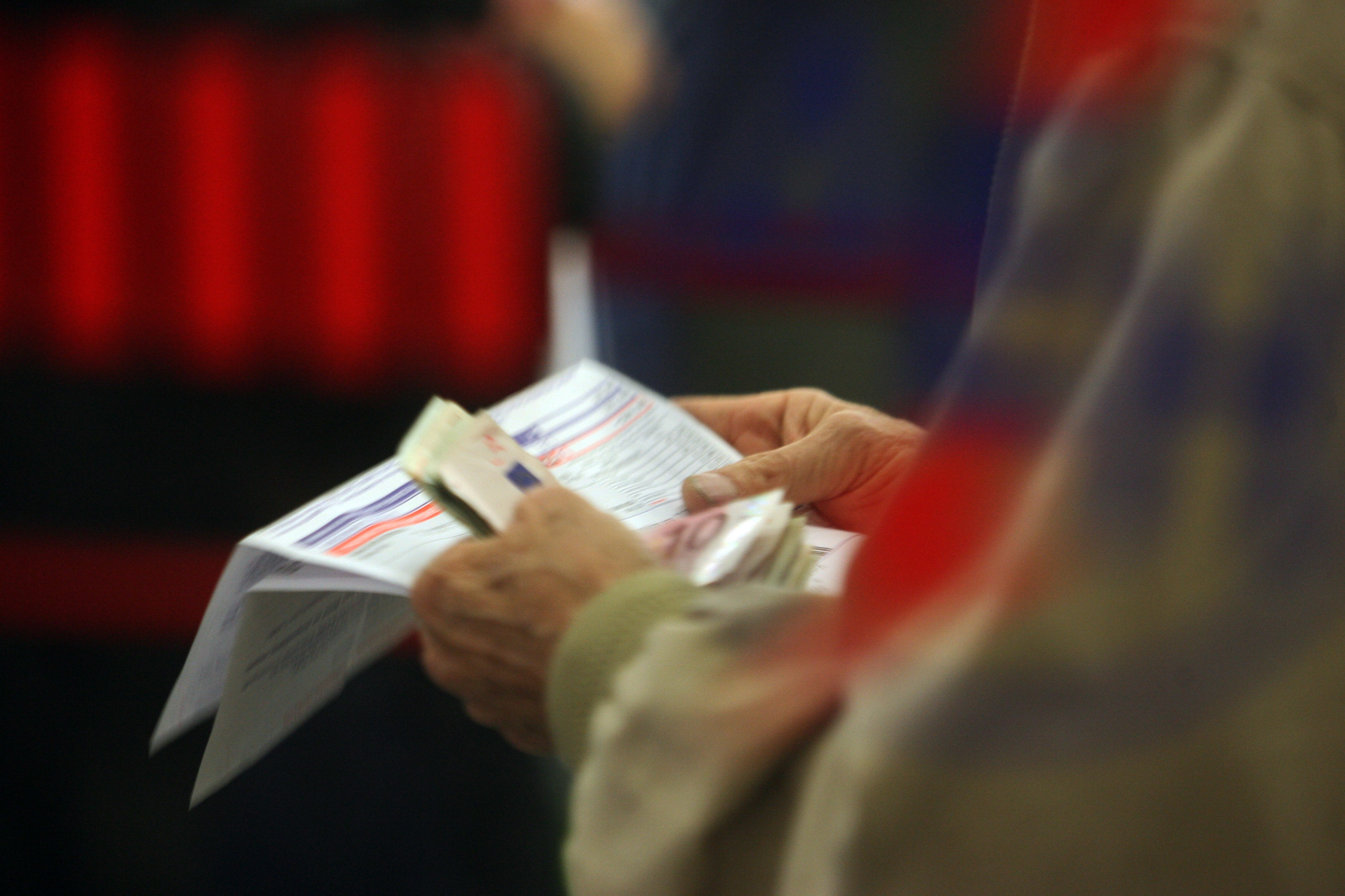 ΔΕΗ: Δεν θα καταργήσουμε το νυχτερινό τιμολόγιο