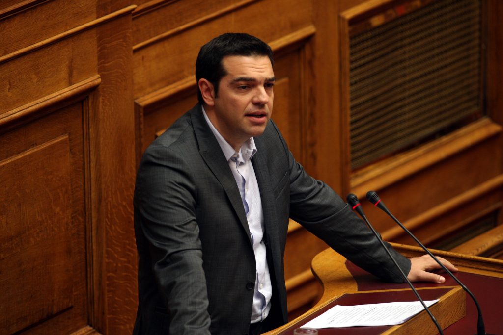 Τσίπρας: “Η εθνική διαπλοκή έχει βάλει μαύρες πλερέζες”