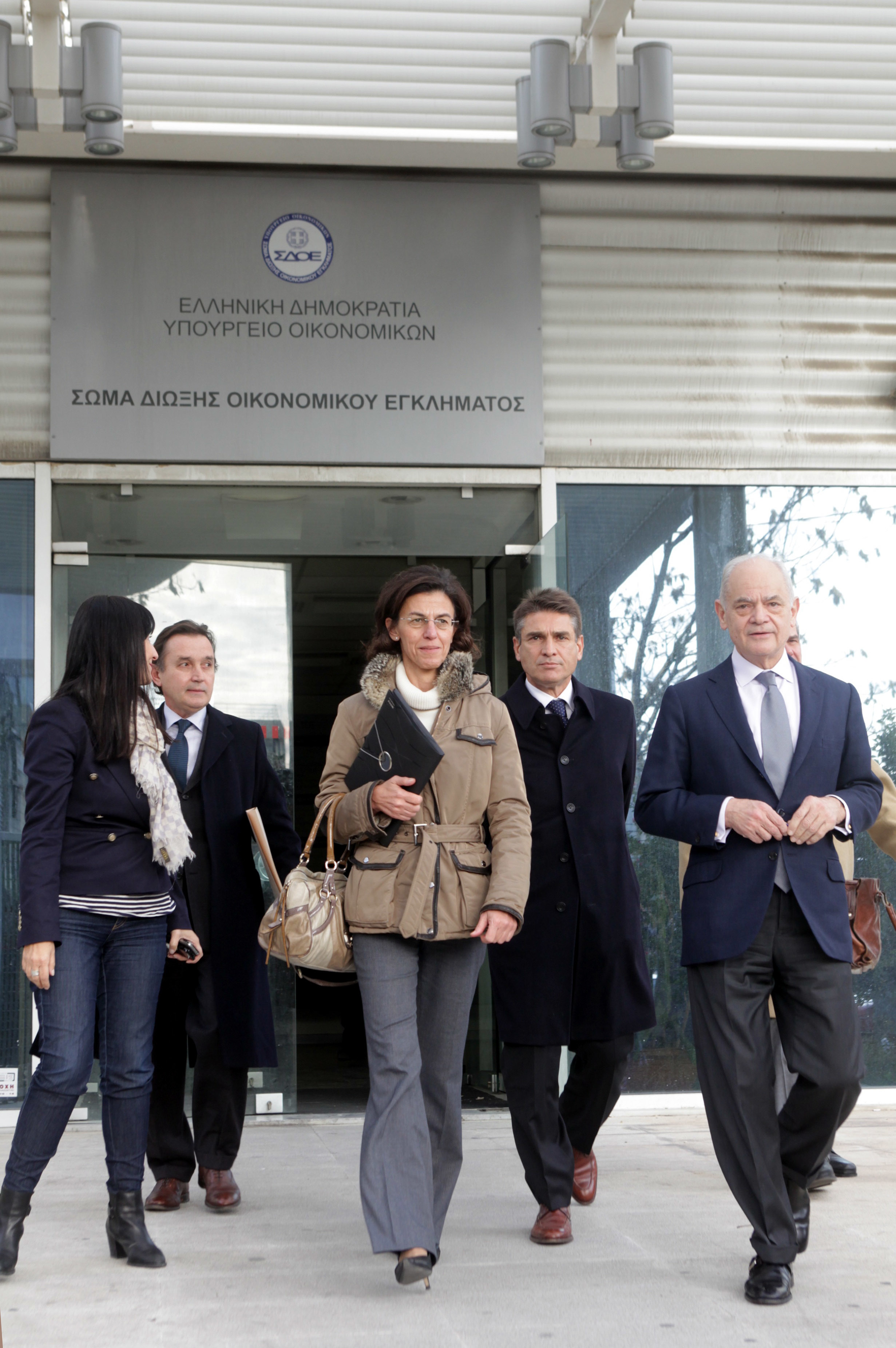Πόρισμα – βόμβα!  Δεν δικαιολογούνται εκατομμύρια συγγενών του Παπακωνσταντίνου!