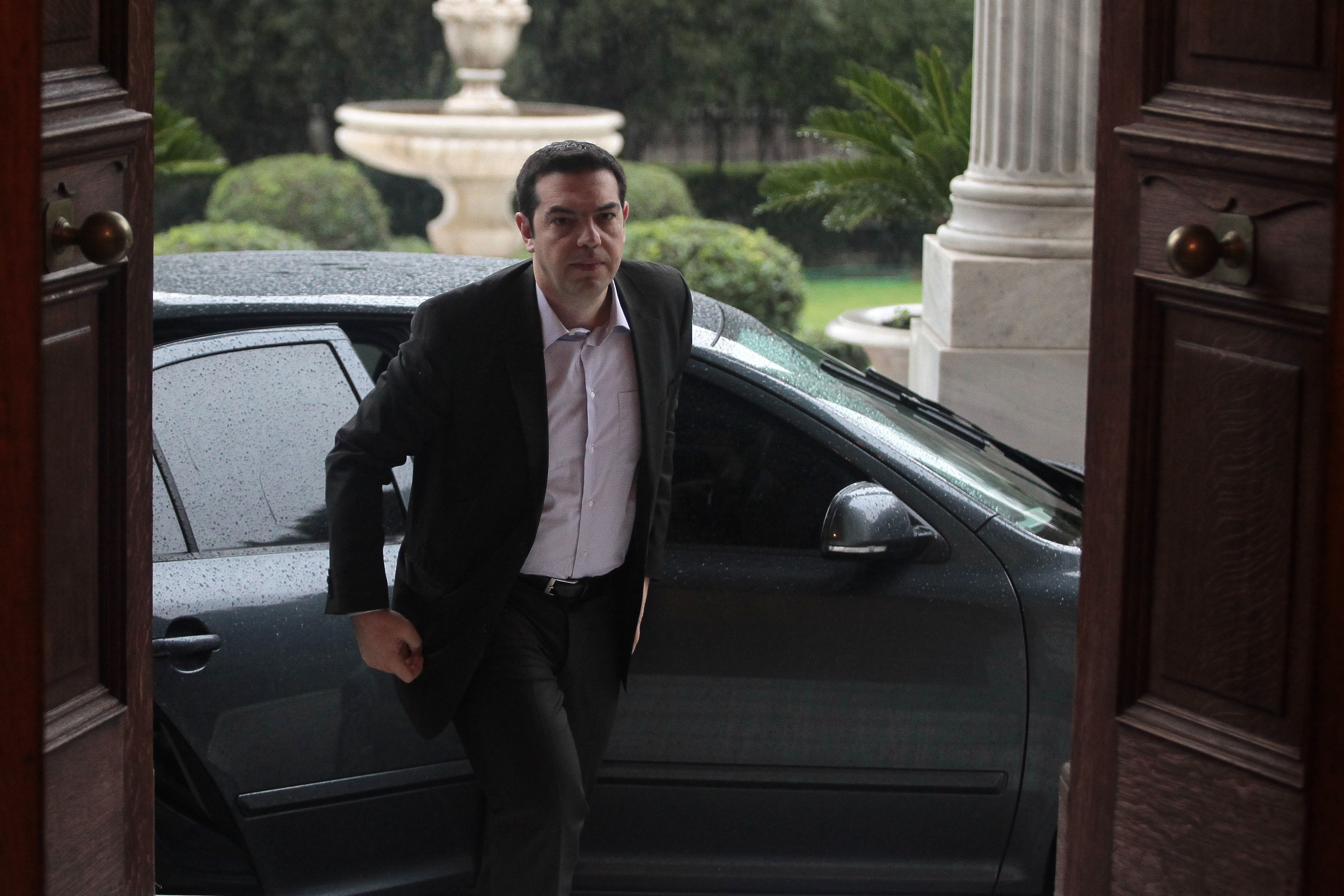 Ο κ. Τσίπρας ταξίδεψε business class στη Νεα Υόρκη!