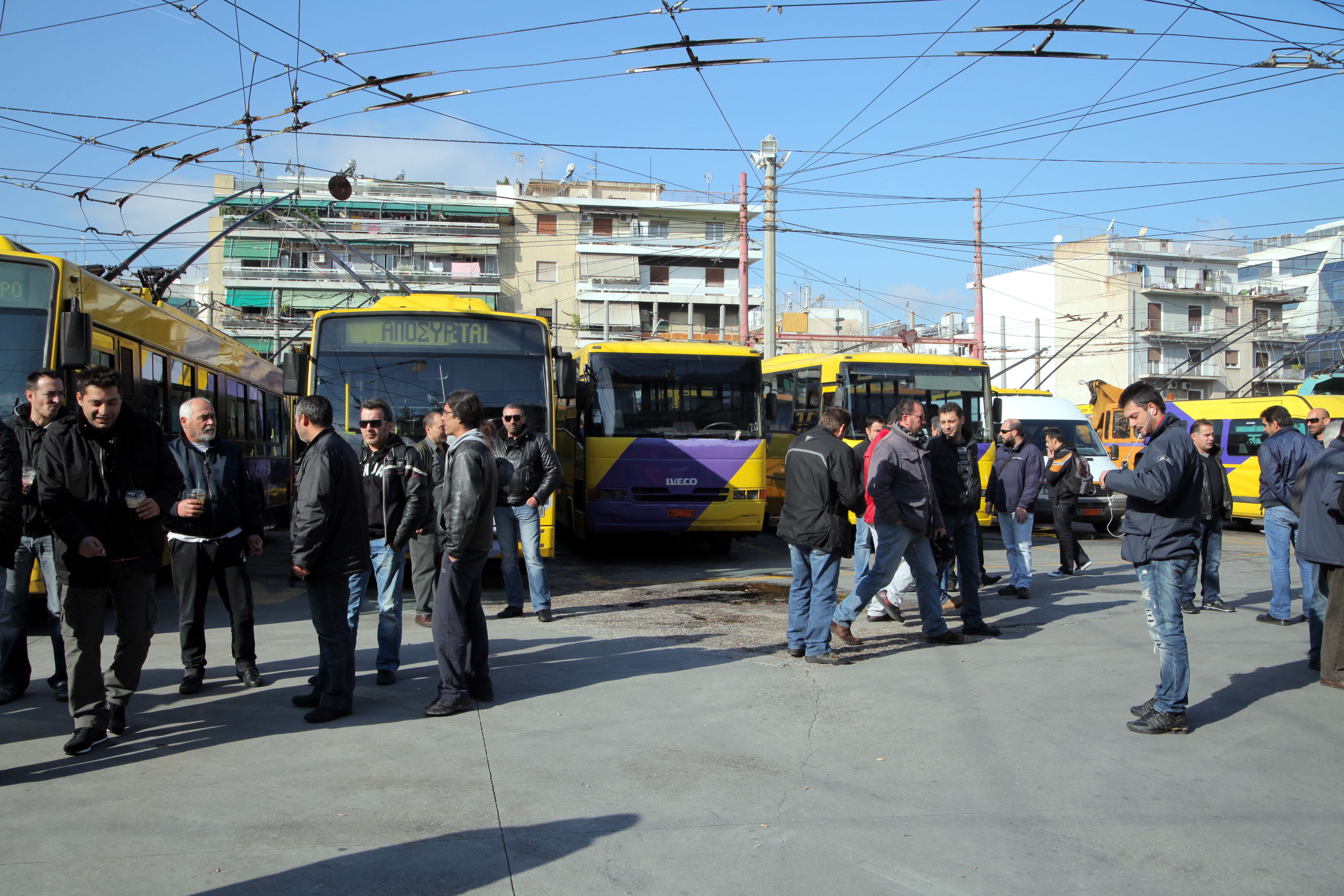 Μόνο τα τρόλει θα βγούν σήμερα στους δρόμους – Αναστολή της απεργίας τους