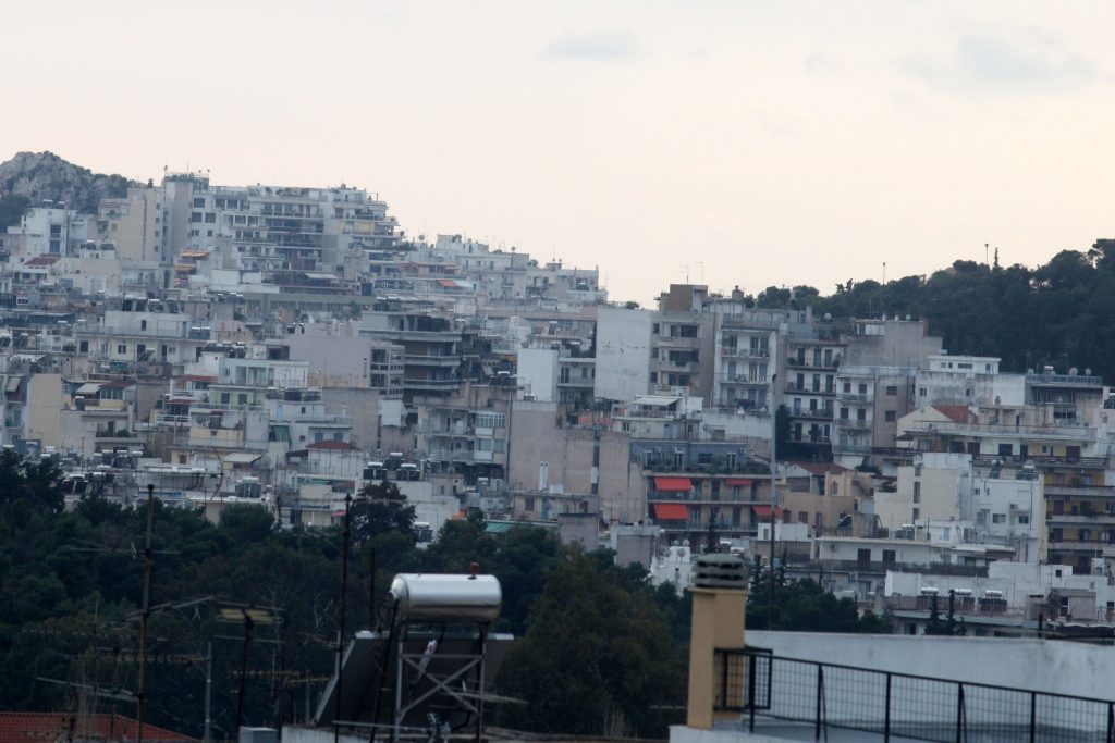 Φόρος ακινήτων: Θα είναι σαν χαράτσι! Θα υπολογίζεται με το τετραγωνικό!