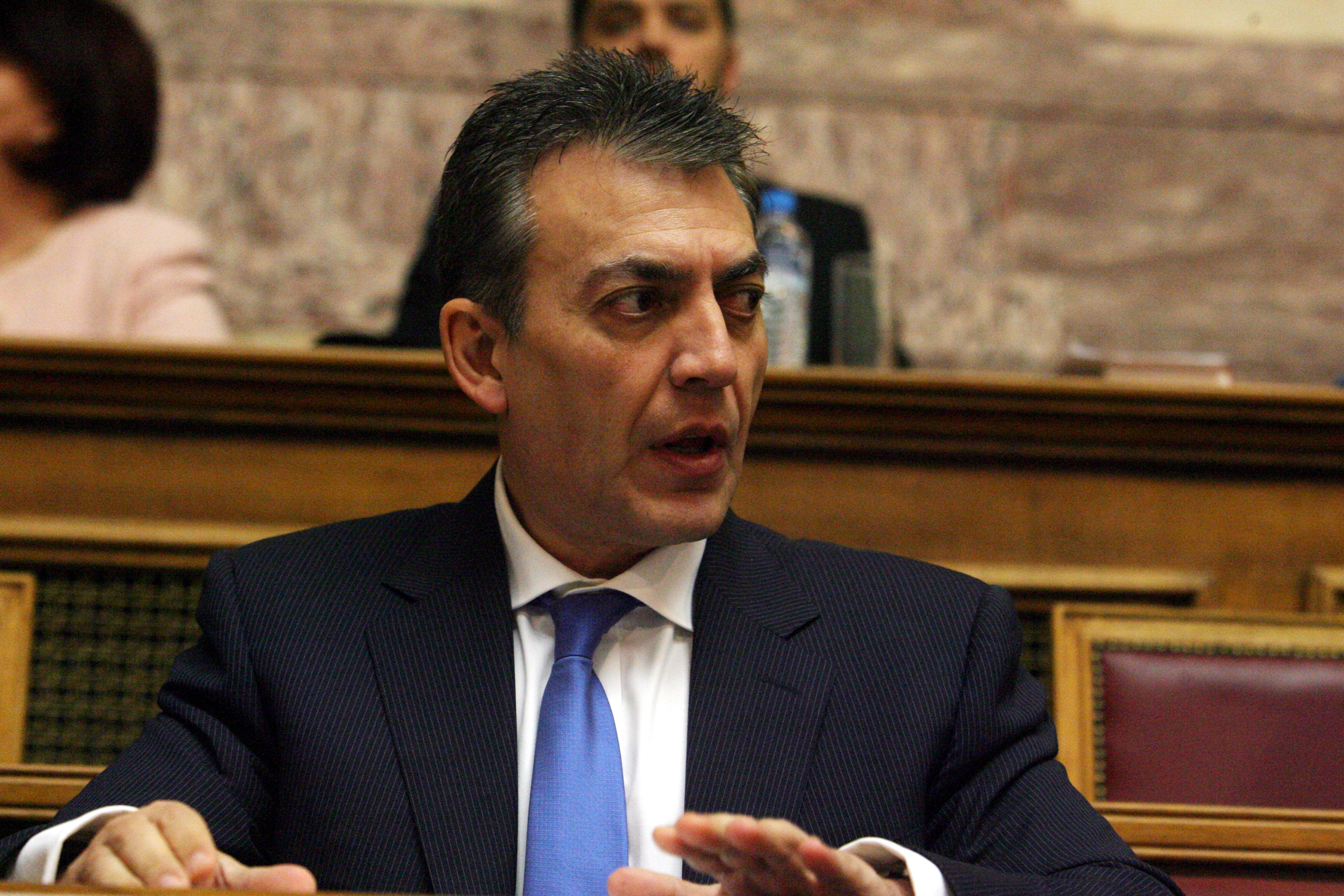 Βρούτσης στην Βουλή: “Εσείς έχετε βίντεο από την εισβολή – Την επιταγή για τις καταστροφές που να την στείλω στο ΠΑΜΕ ή στο ΚΚΕ;”