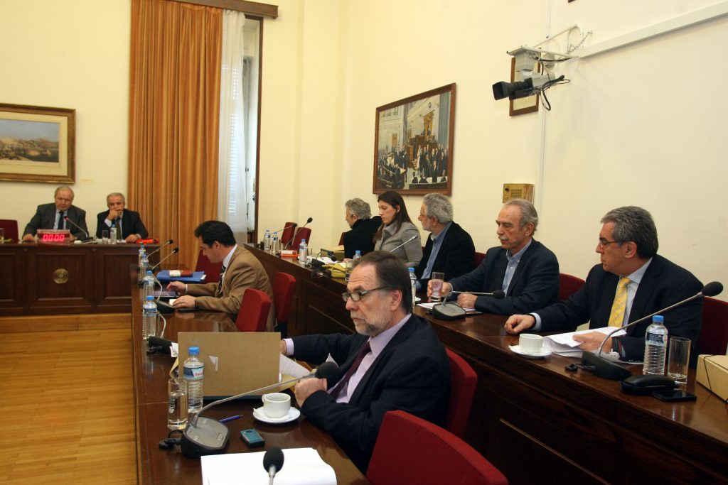 Ο νομικός σύμβουλος Παπακωνσταντίνου σήμερα στην Προανακριτική