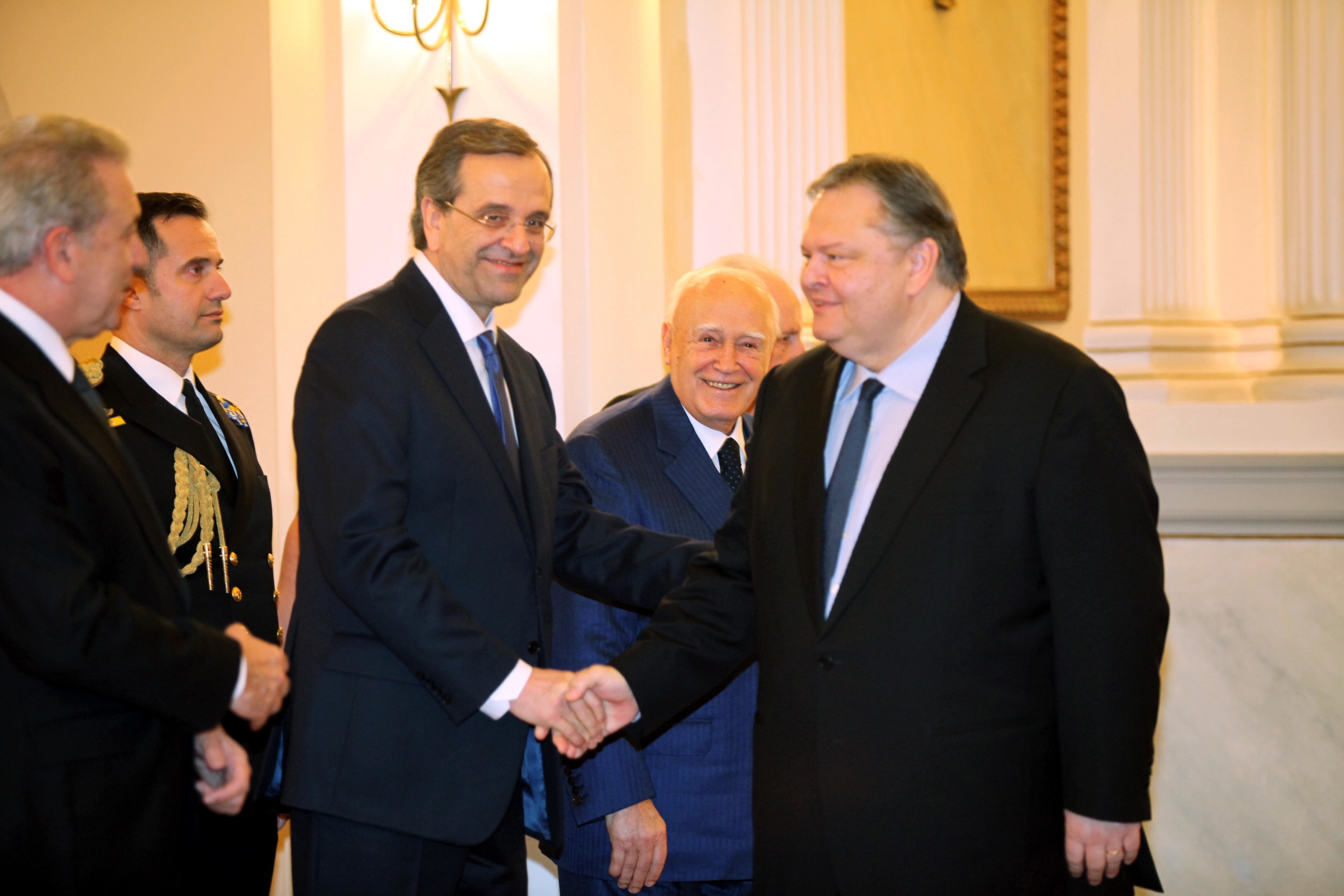 Ανασχηματισμός: Νεο κυβερνητικό σχήμα μέχρι την Τετάρτη – Σήμερα ή το αργότερο αύριο οι ανακοινώσεις – Ποιά ονόματα “παίζουν”