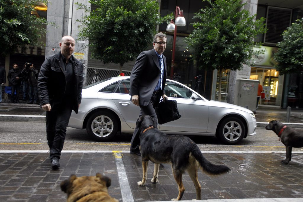 Αδέσποτα σκυλιά κυνήγησαν Τροϊκανούς