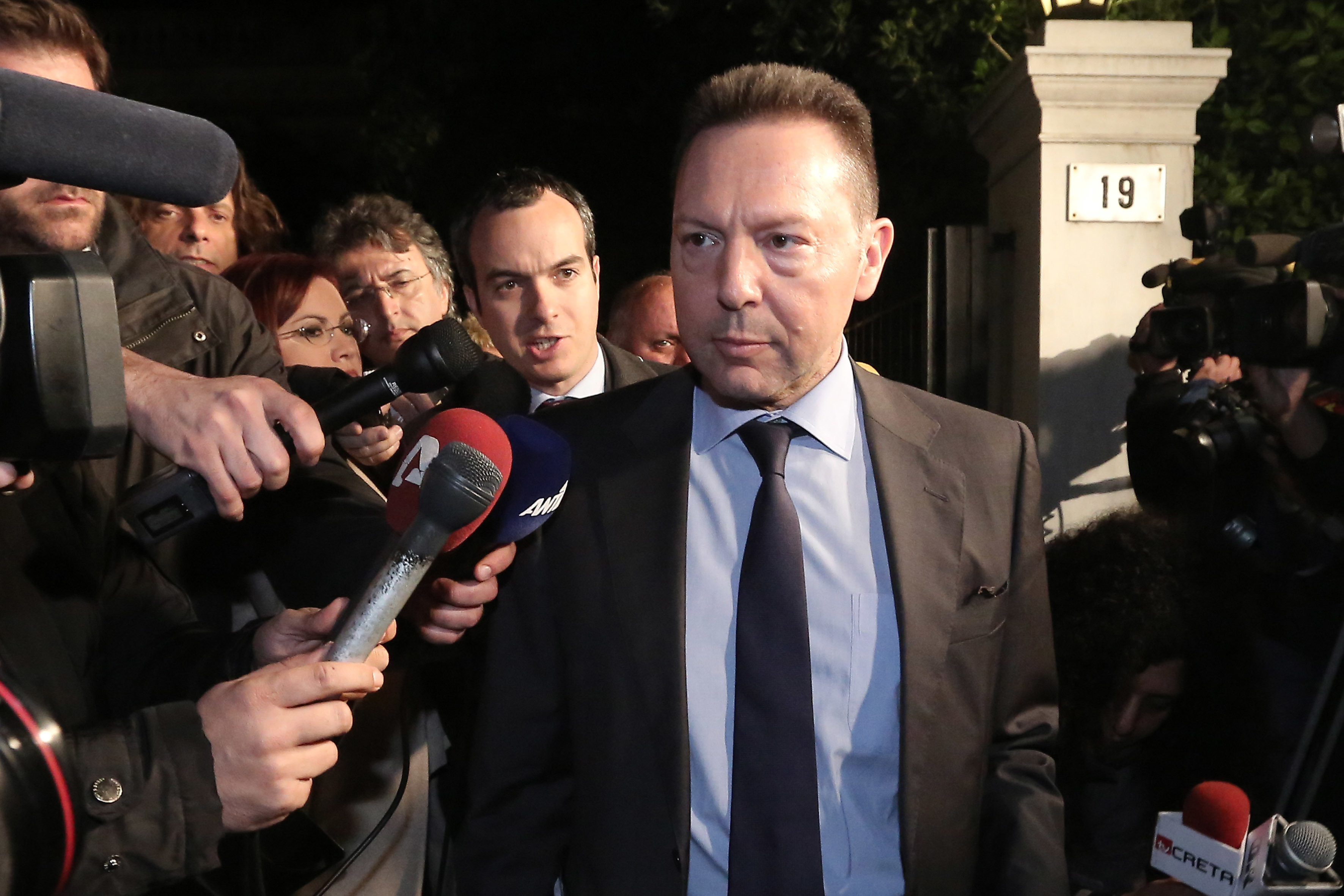 Στουρνάρας: Δεν έχει λήξει το θέμα με το χαράτσι