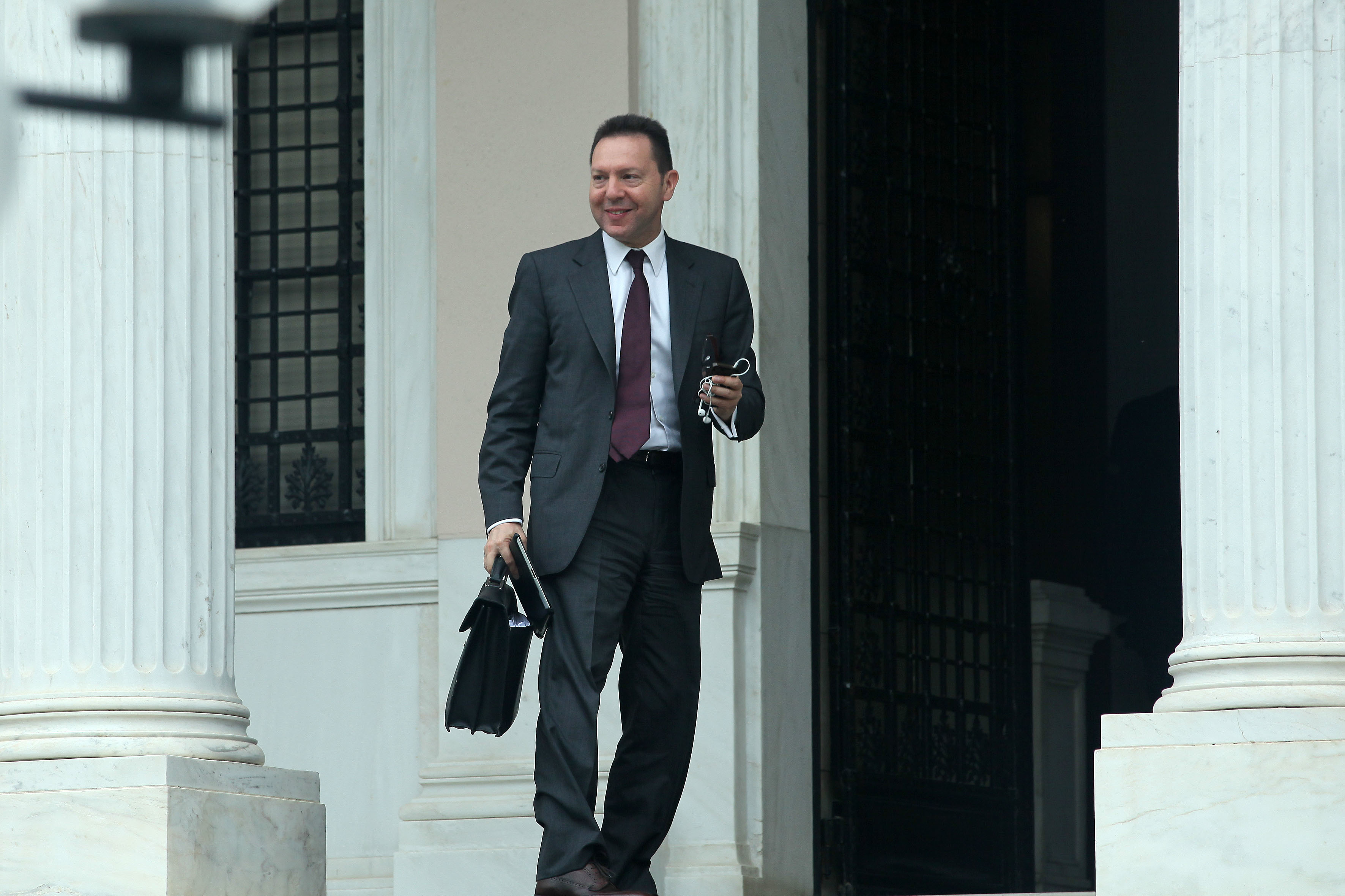 Ο Στουρνάρας επιμένει πως δεν υπάρχει εμπλοκή με την τρόικα και δεν ανησυχεί για τη δόση