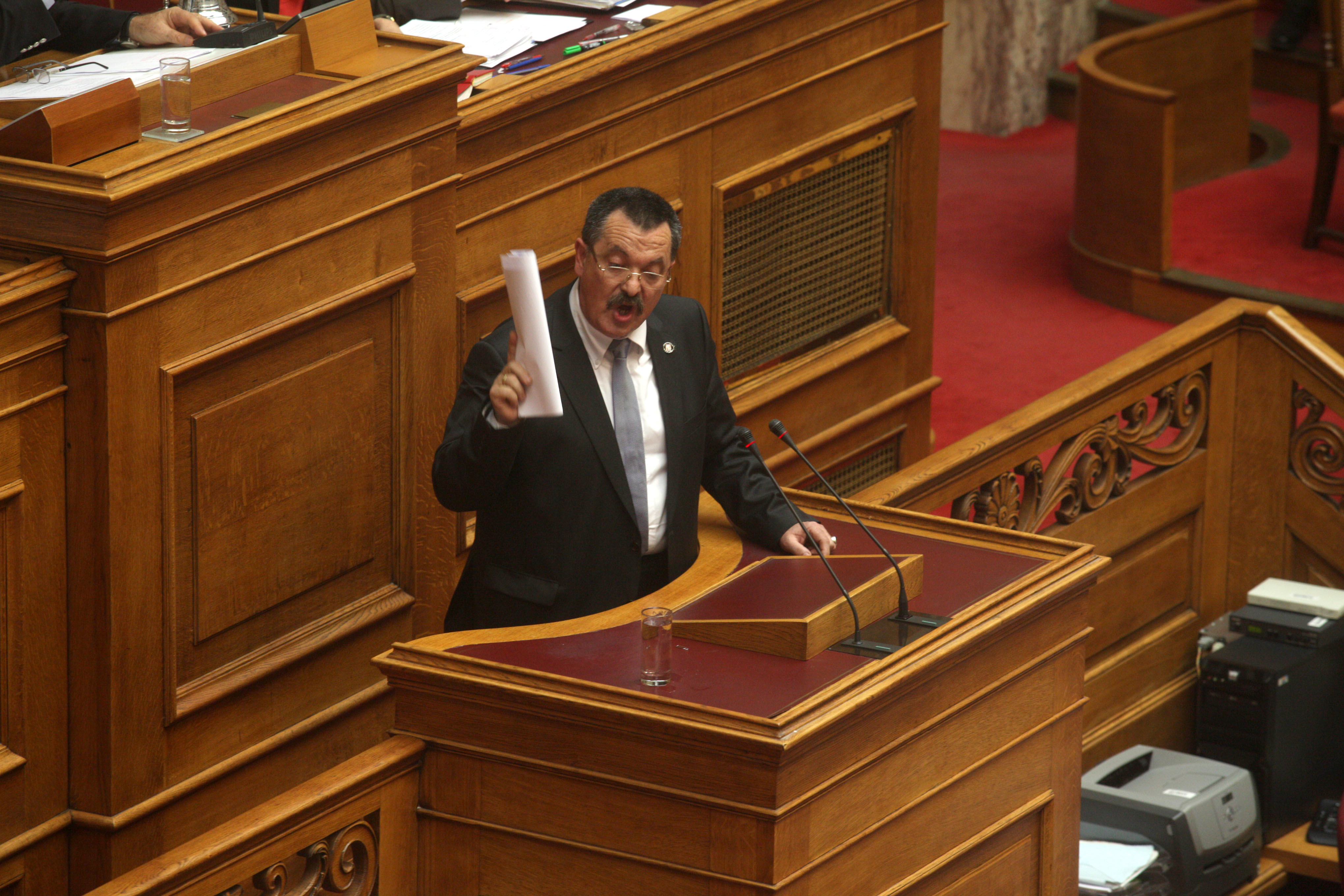 Νεα ένταση στην Βουλή! Παππάς μαινόμενος – Επίθεση Καμμένου στην Χρυσή Αυγή