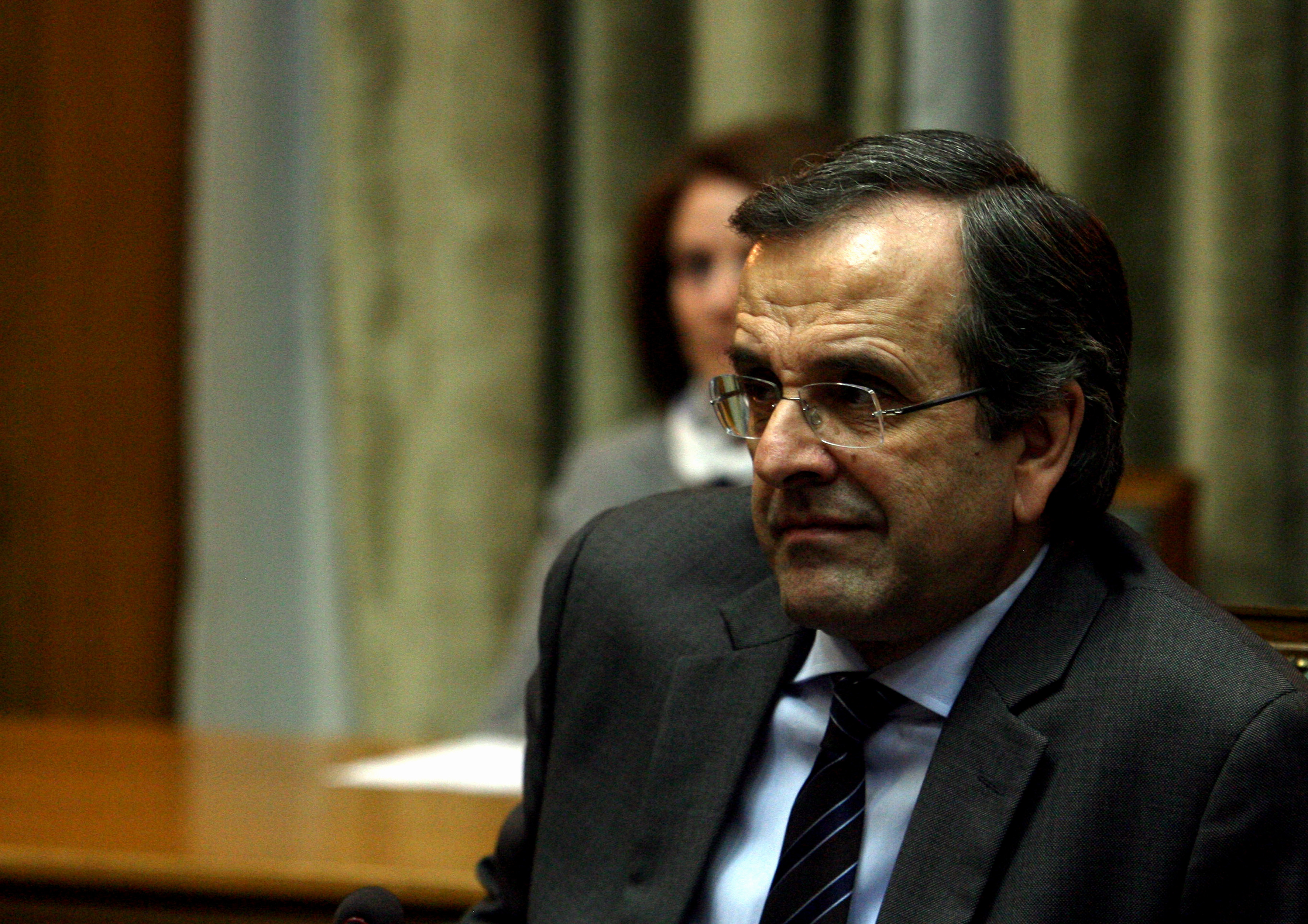 Ούτε ο Σαμαράς ήξερε το περιεχόμενο της διάταξης για τους συμβασιούχους
