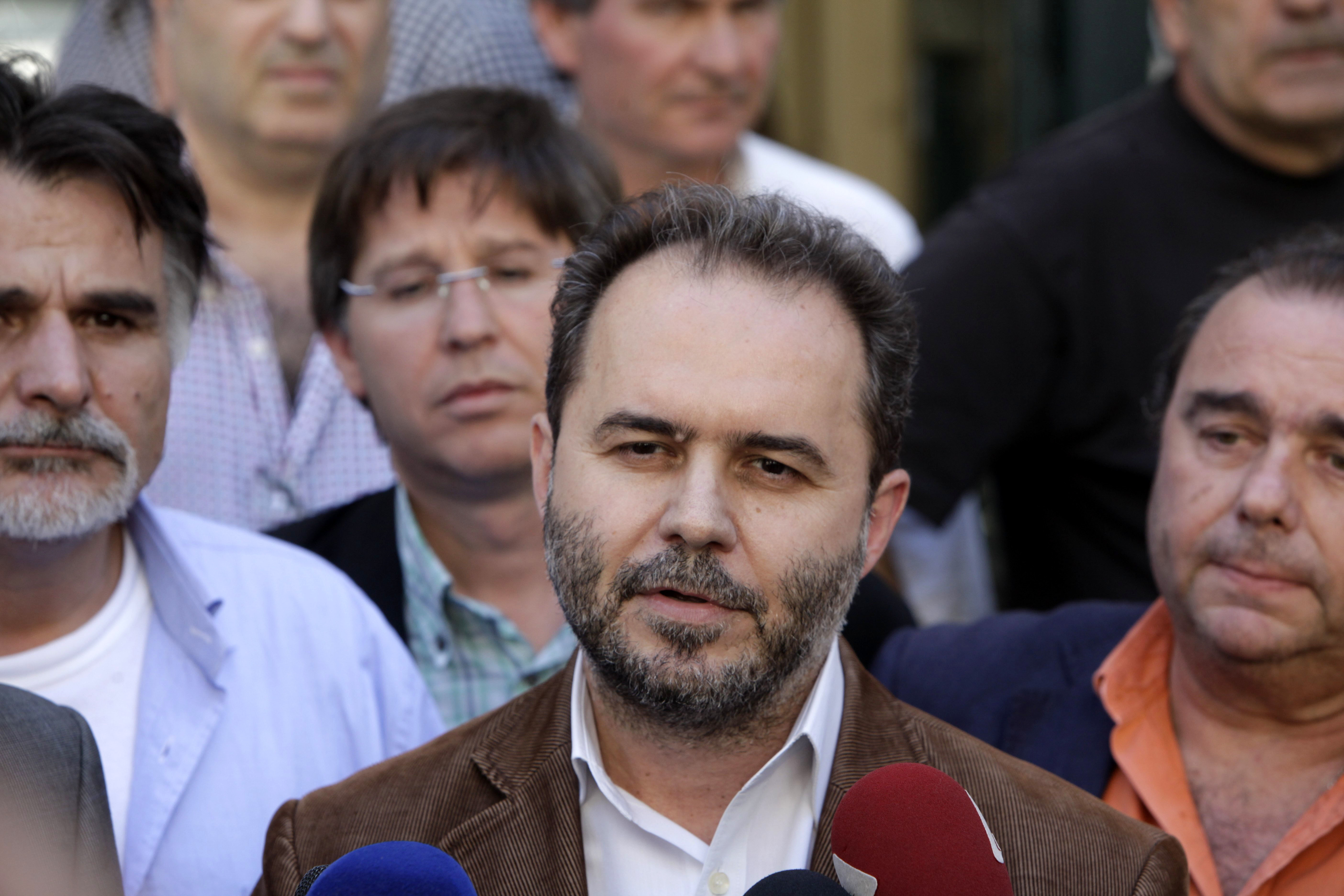 Εγγύηση 60.000 ευρώ και απαγόρευση εξόδου από την χώρα για τον Πρόεδρο της ΓΕΝΟΠ – ΔΕΗ