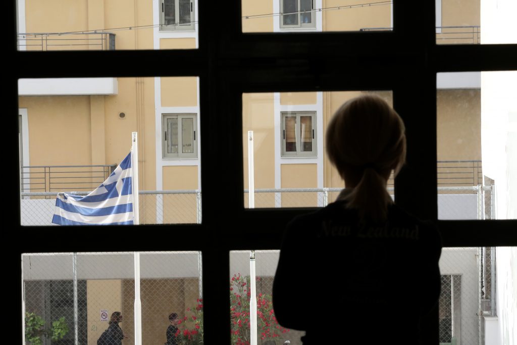 Πανελλαδικές: Καθηγητής έπεσε νεκρός μπροστά στα μάτια των συναδέλφων του!