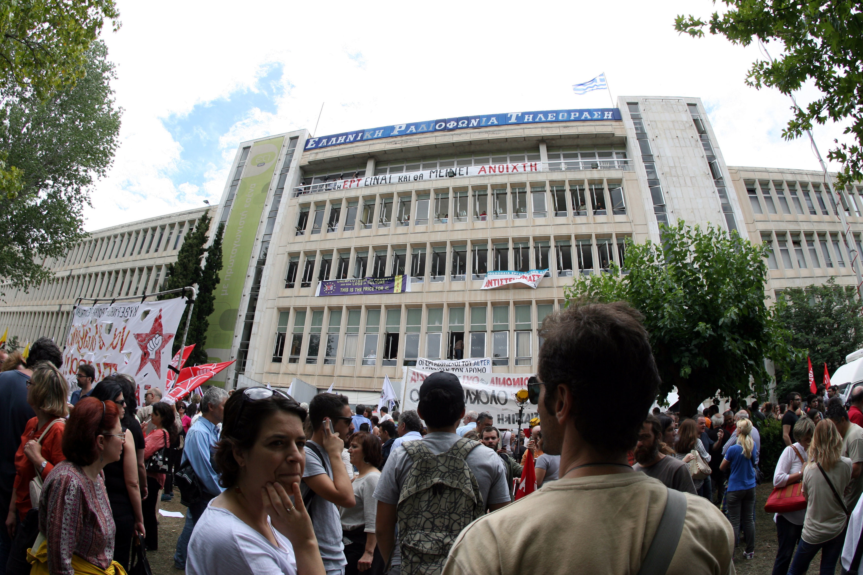 Στις θέσεις τους οι εργαζόμενοι στην ΕΡΤ – Σήμερα μεγάλη συναυλία