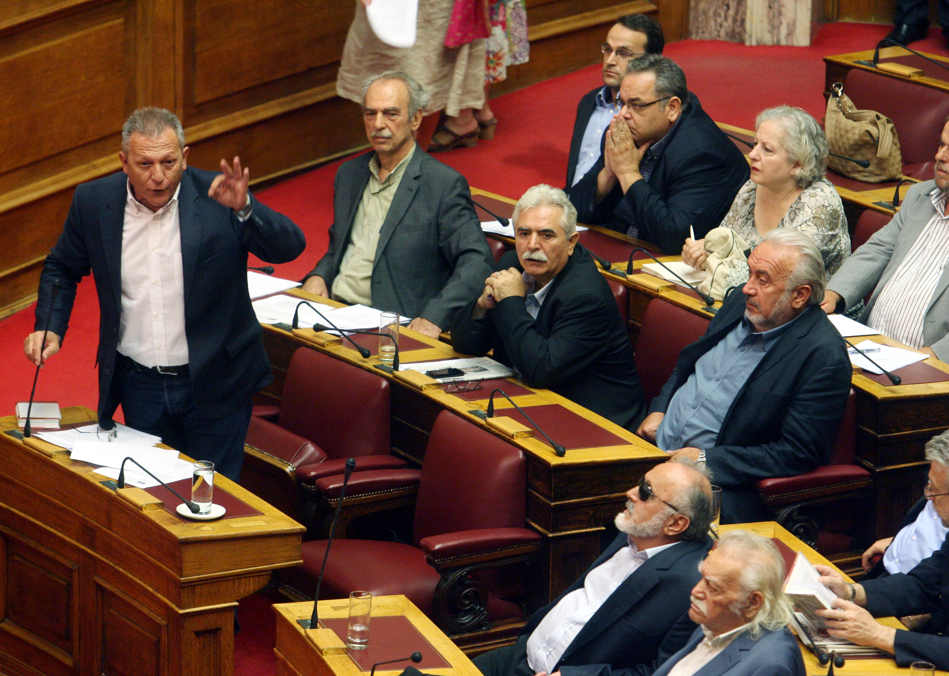 Χαμός στη Βουλή για την απόρριψη της τροπολογίας για την ΕΡΤ! – Αποχώρησαν ΣΥΡΙΖΑ, ΑΝΕΛ και ΚΚΕ!