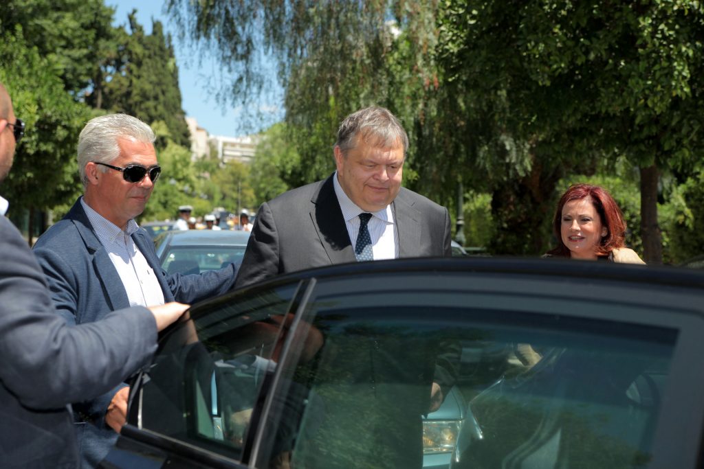 Ο κ. Βενιζέλος αποχωρεί από το Μαξίμου ΦΩΤΟ EUROKINISSI