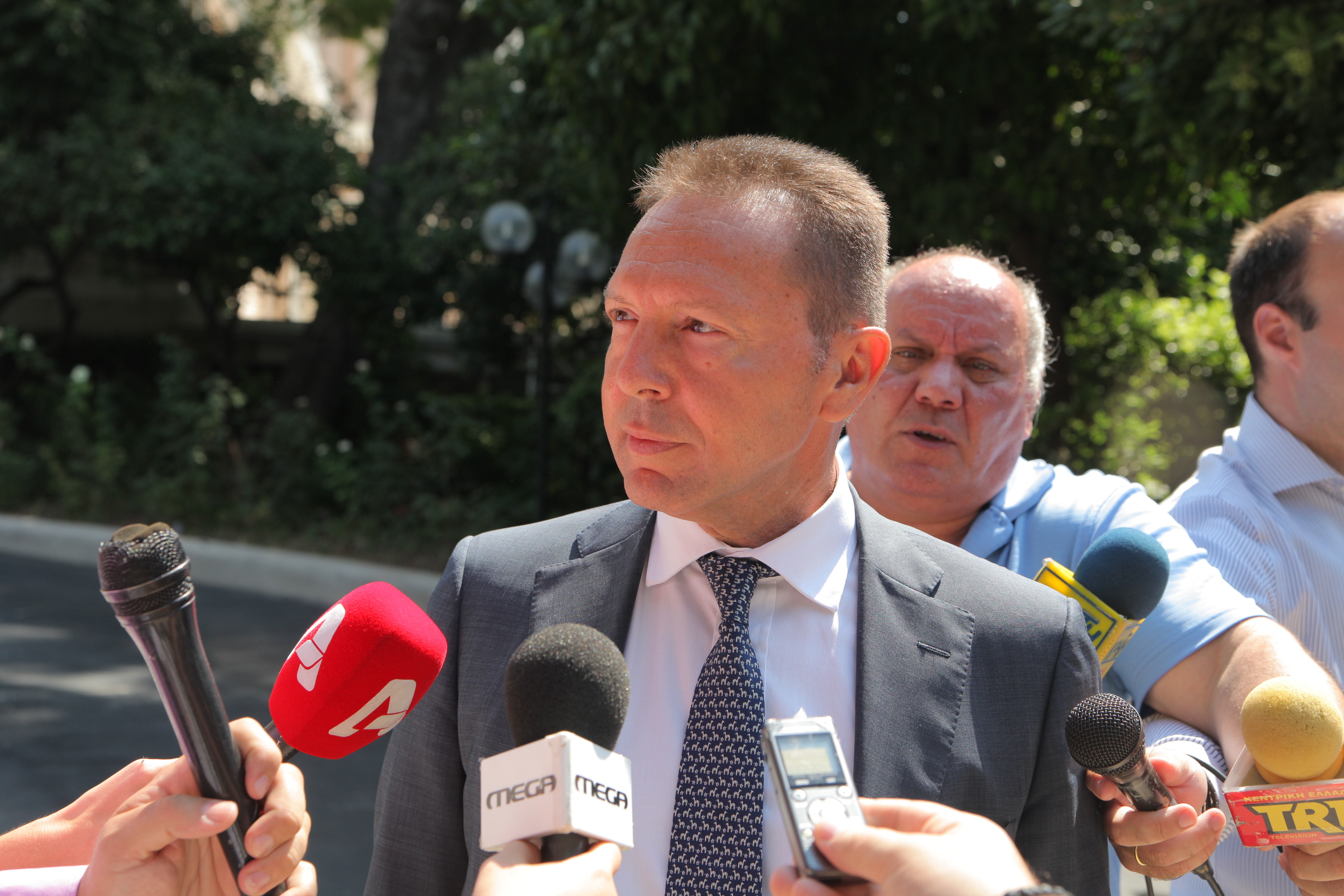 Στουρνάρας: Κανείς δεν μας πιέζει για νεα μέτρα
